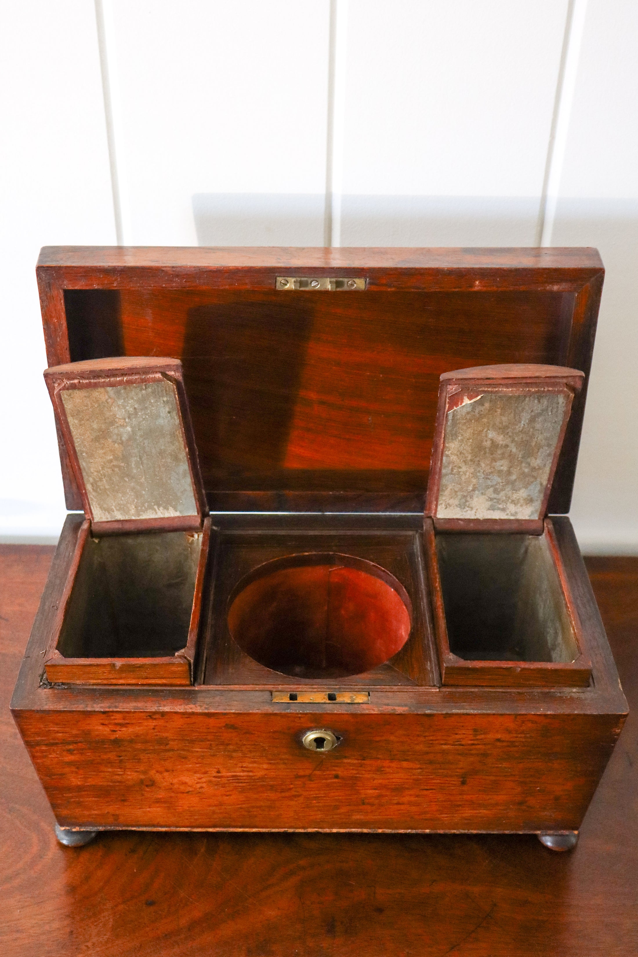 William IV Rosewood Tea Caddy With Original Fittings on Bun Feet (c. 1835)