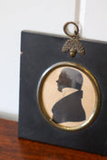 Load image into Gallery viewer, 19th-Century Silhouette of an English Gentleman with Collar
