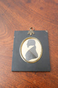 Load image into Gallery viewer, 19th-Century Silhouette of an English Gentleman with Collar
