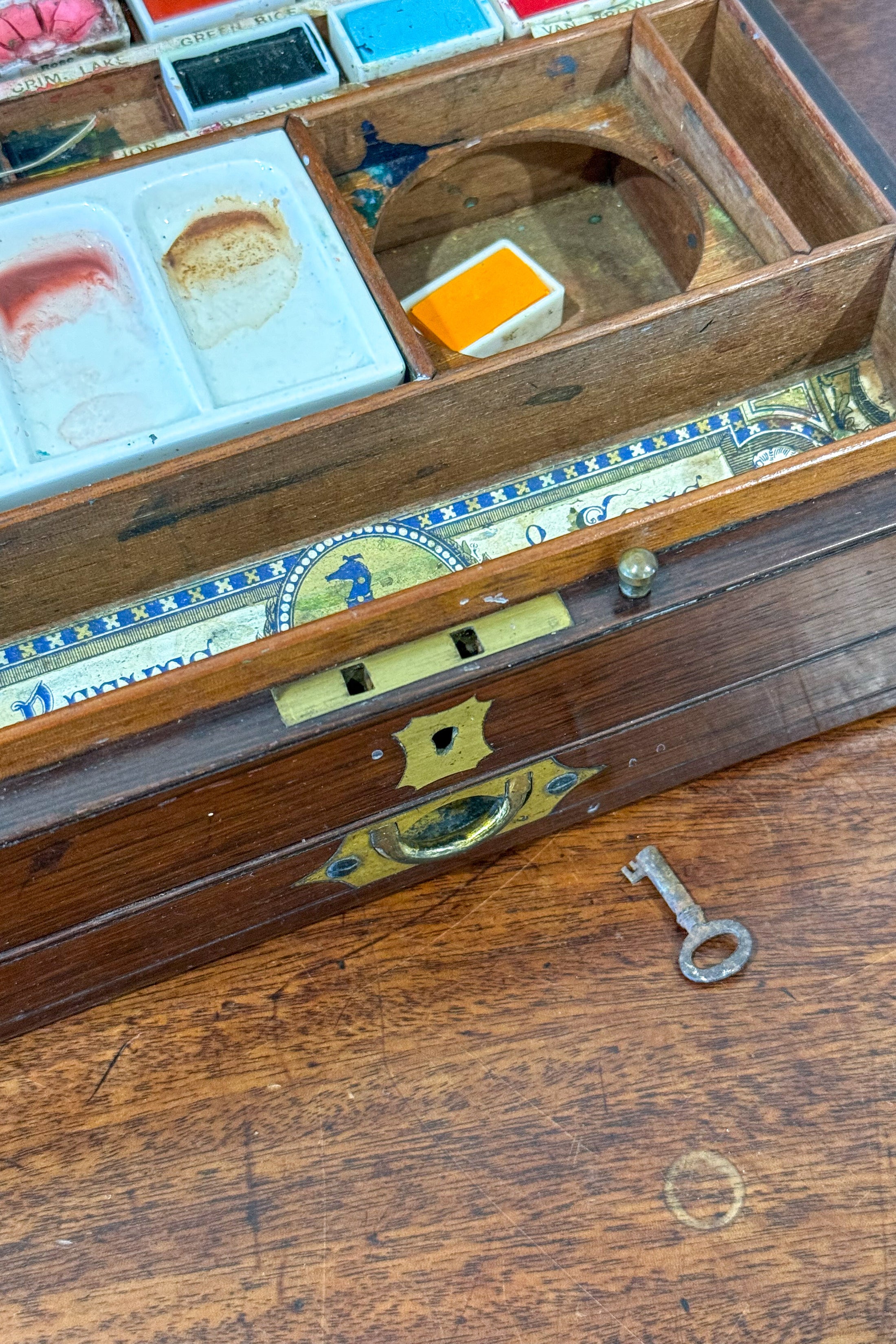 Reeves & Sons Artist Paint Box with Original Paint + Working Key (c. 1890)