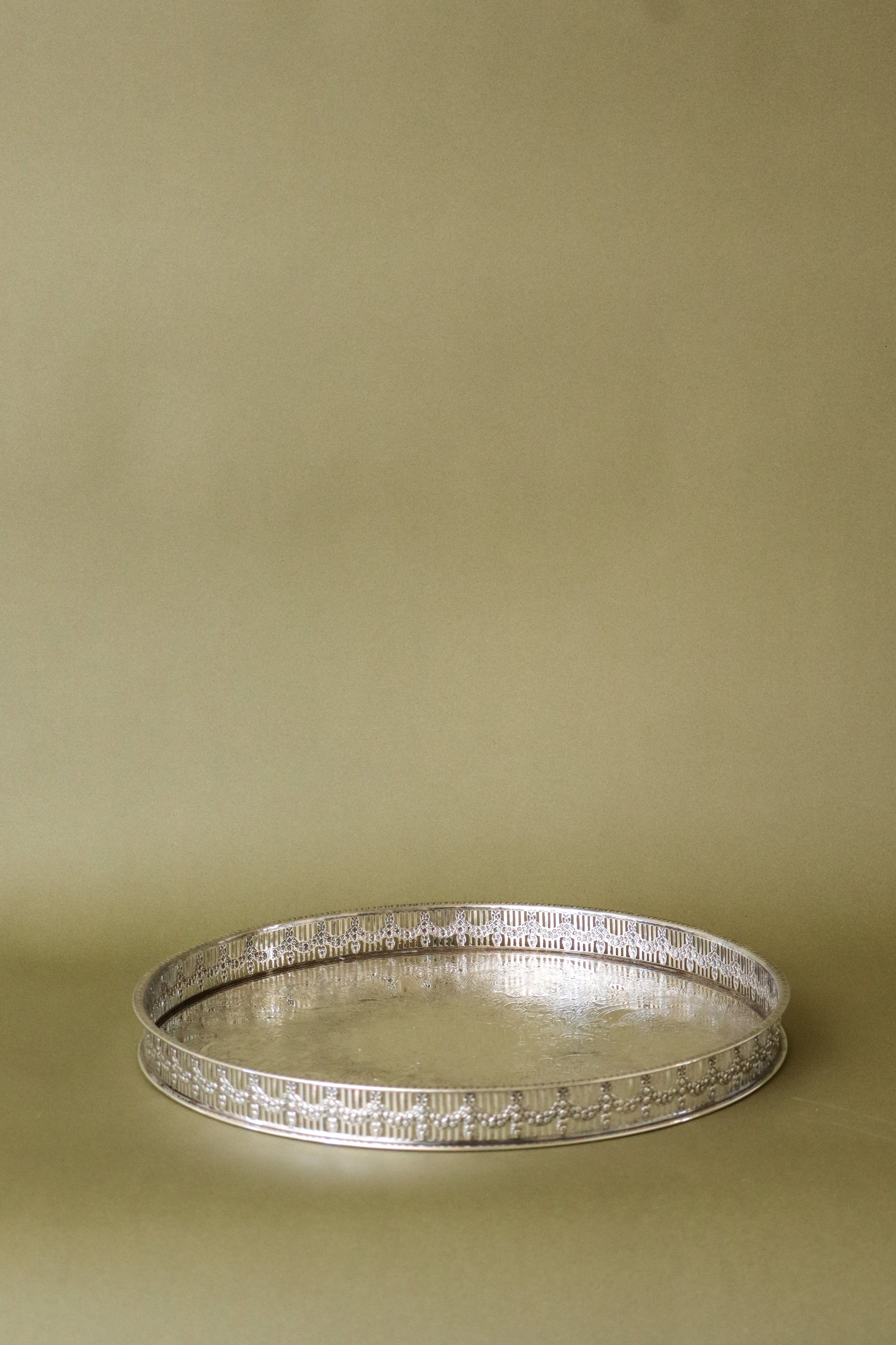 Round English Silver Plate Tray (Sheffield, England c. 1920)