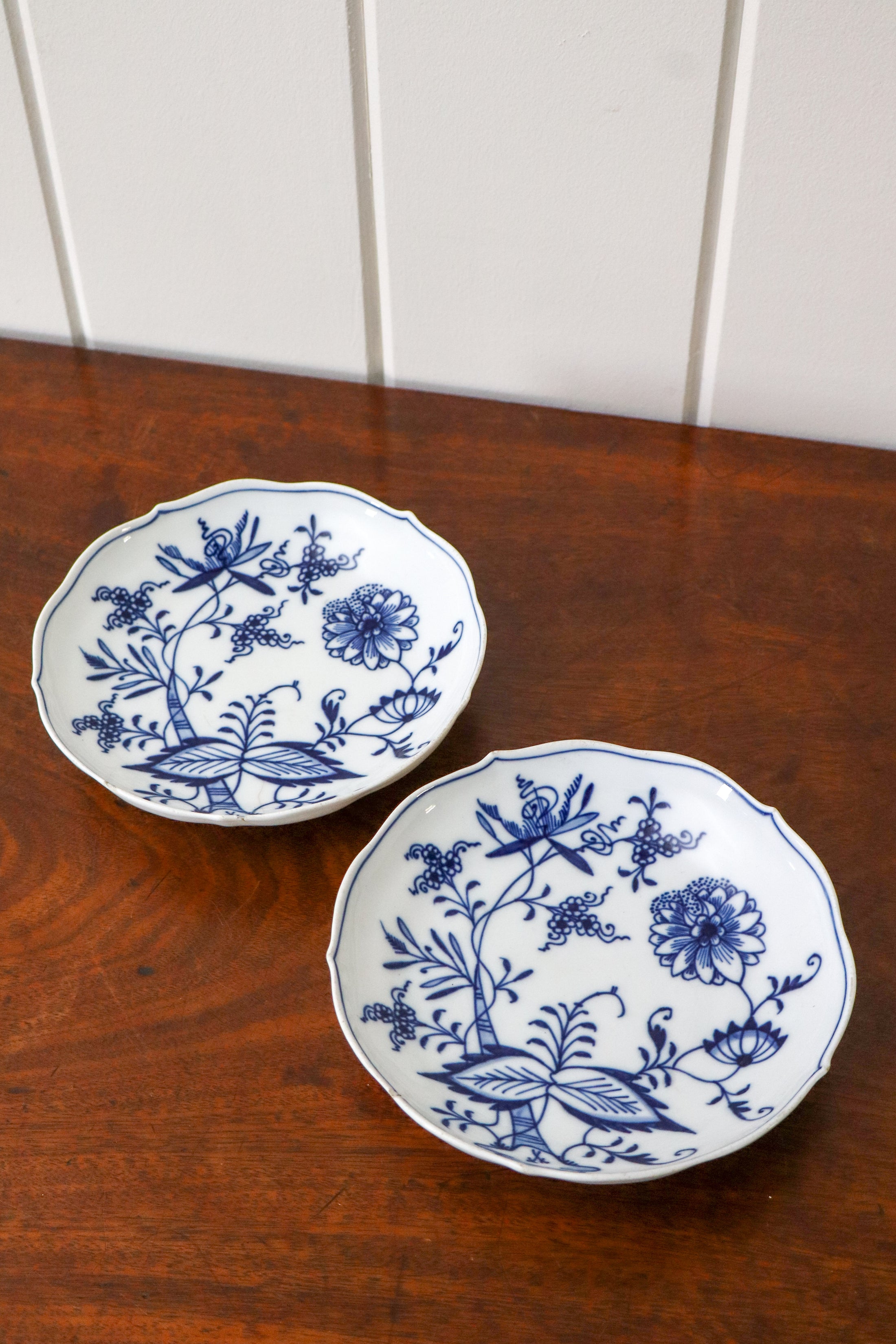 PAIR OF Meissen Blue Onion Saucer w. Scallop Edge (c. 1861) 6”