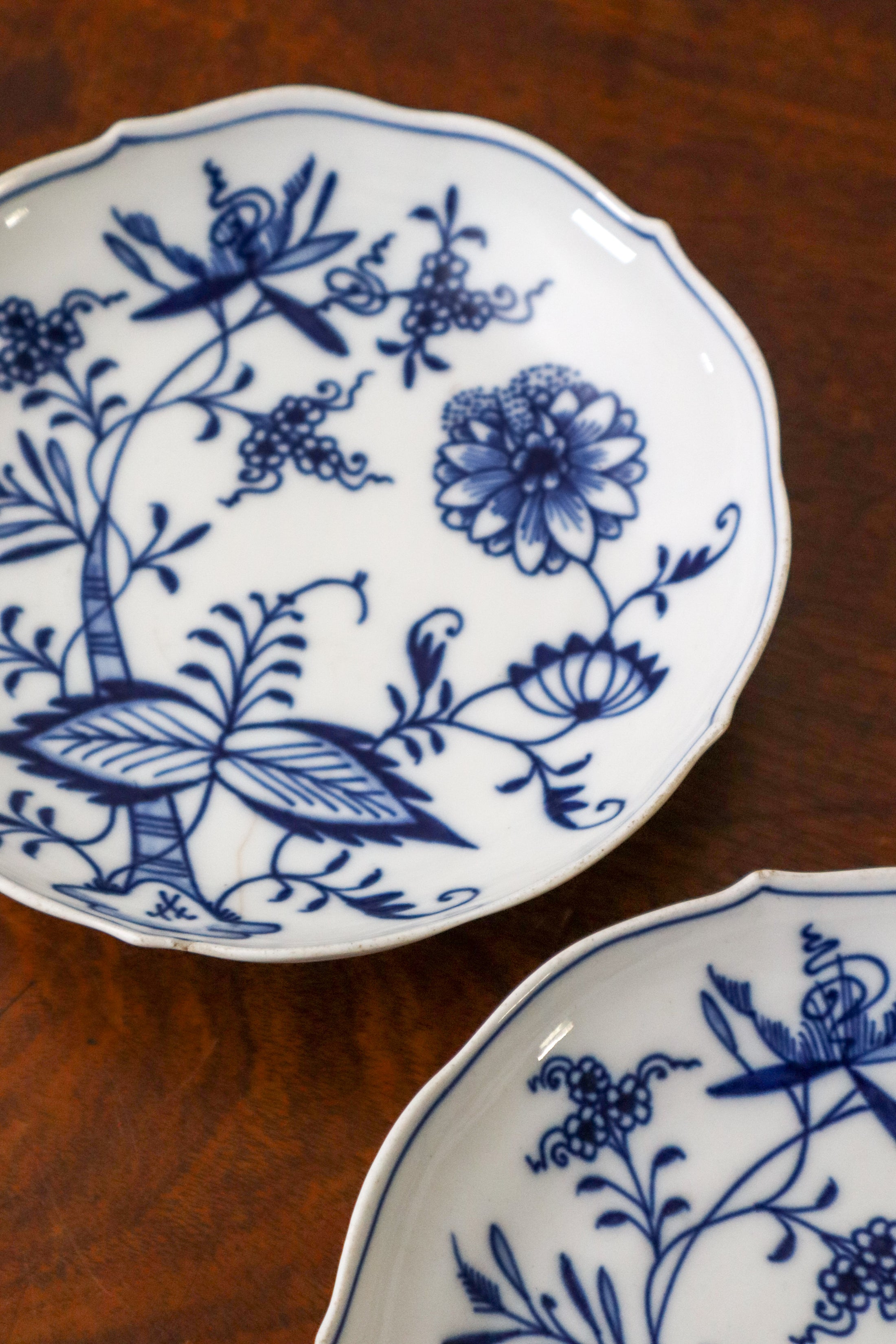 PAIR OF Meissen Blue Onion Saucer w. Scallop Edge (c. 1861) 6”