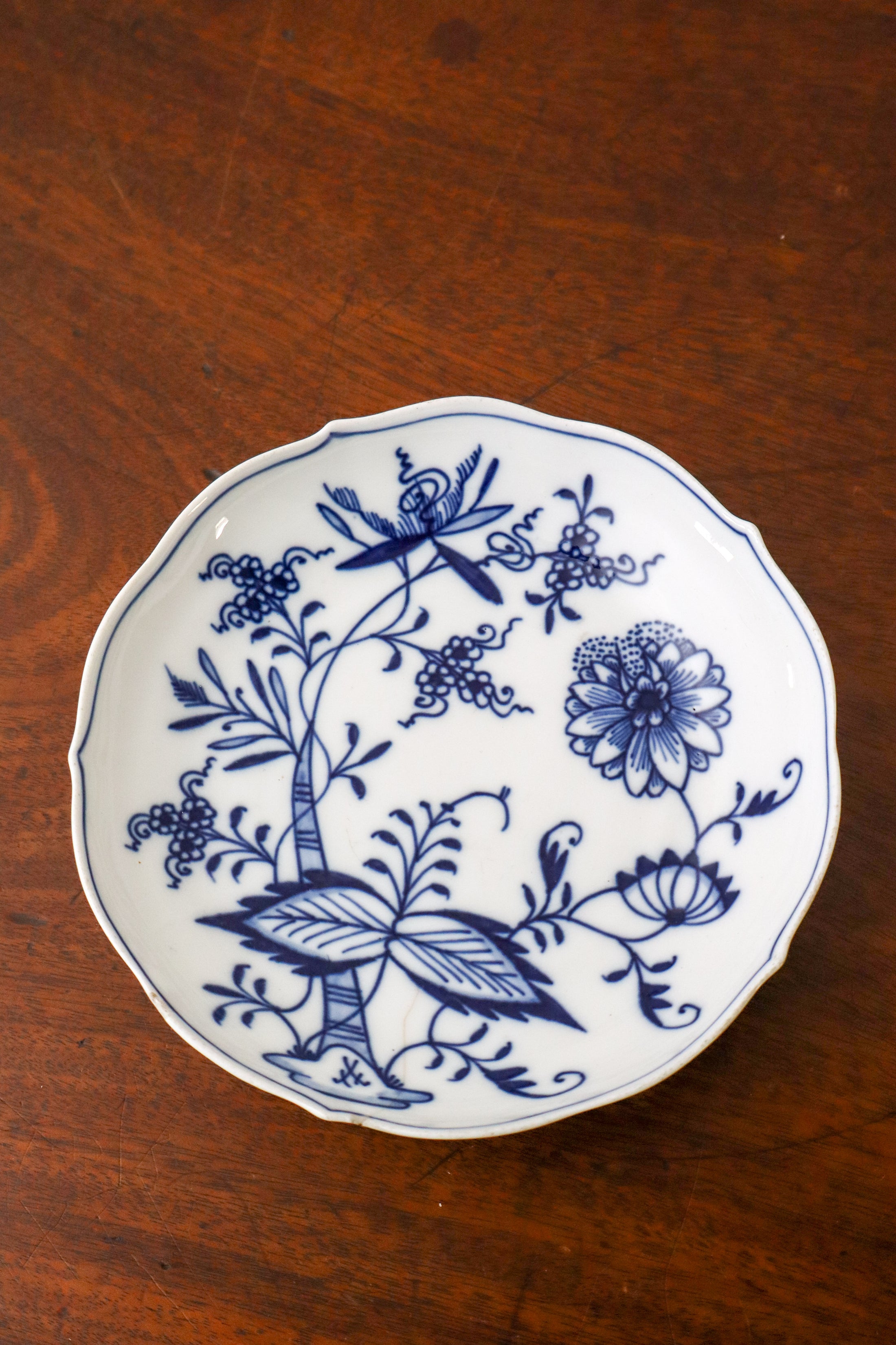 PAIR OF Meissen Blue Onion Saucer w. Scallop Edge (c. 1861) 6”
