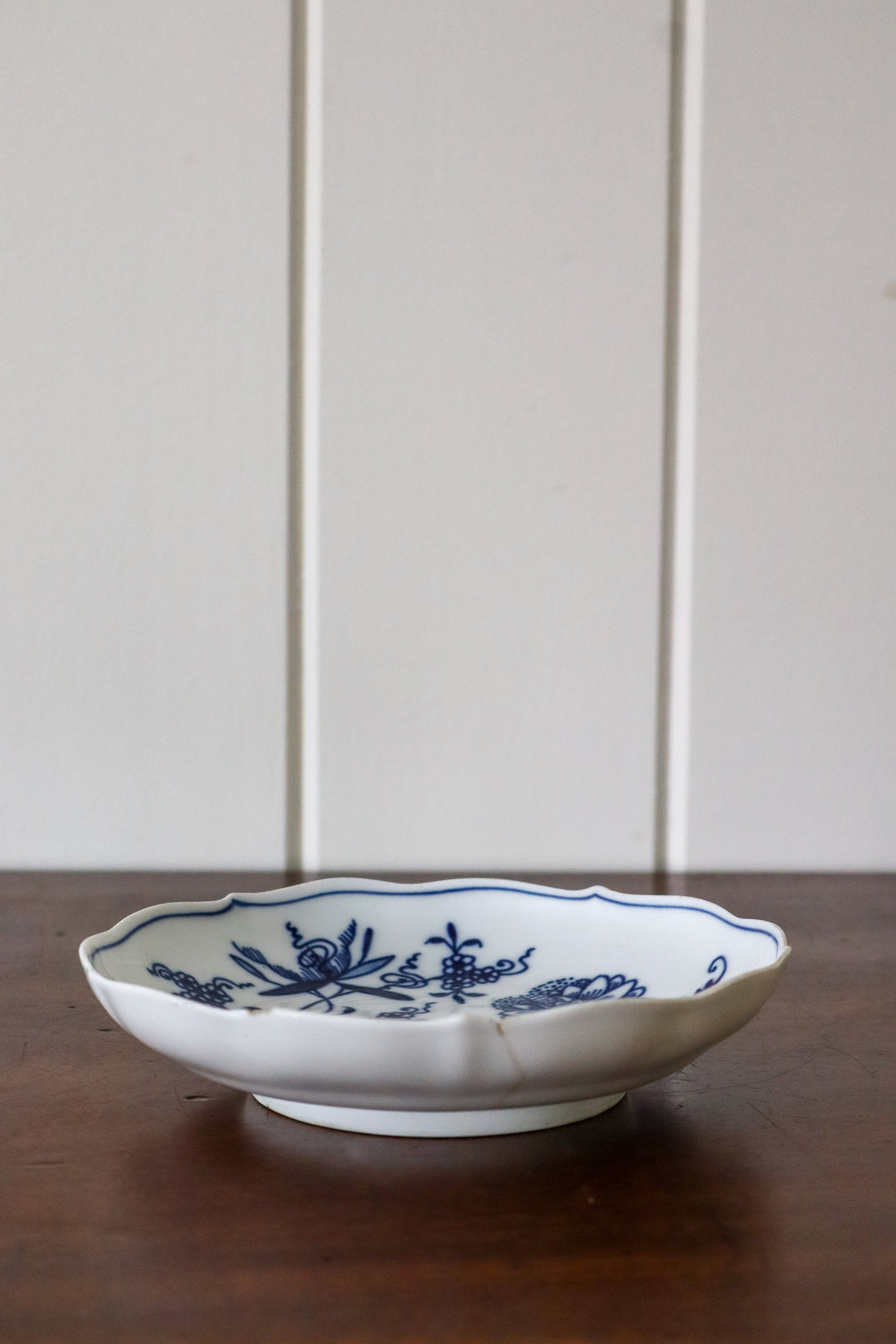 PAIR OF Meissen Blue Onion Saucer w. Scallop Edge (c. 1861) 6”