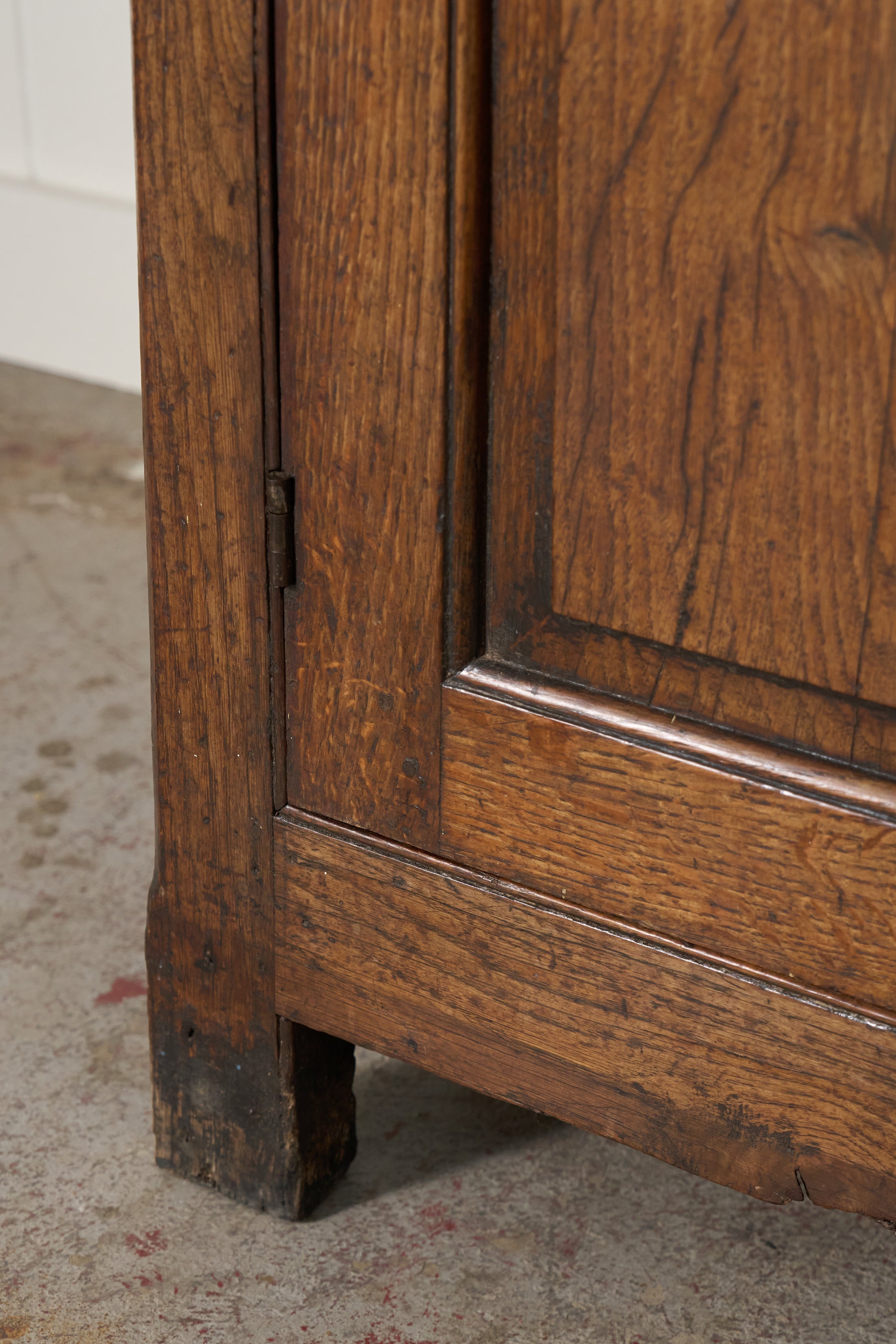 George III Period Oak Welsh Dresser Base with Topper (c. 1760-80)