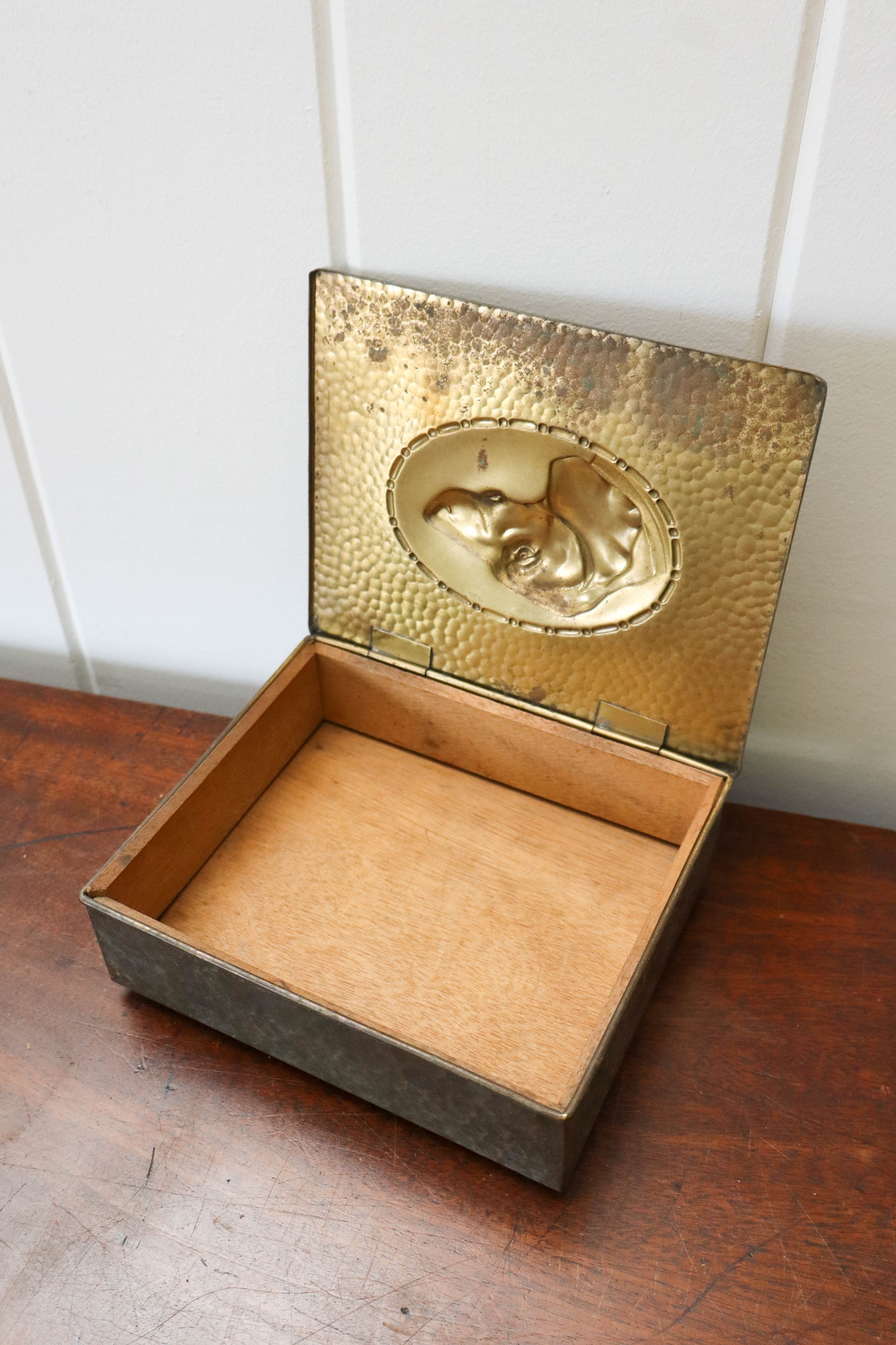 Vintage Brass Box Depicting a Hound