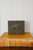 Load image into Gallery viewer, Vintage Brass Box Depicting a Hound
