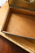 Load image into Gallery viewer, Vintage Brass Box Depicting a Hound
