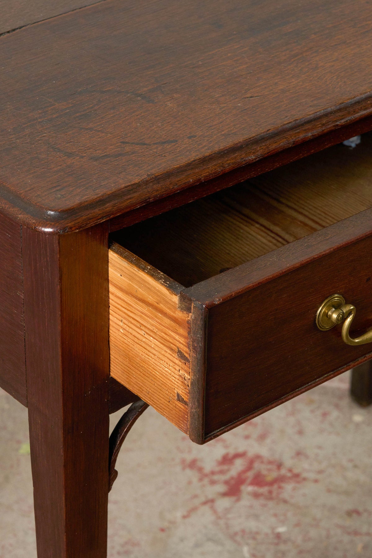 19th Century Georgian Mahogany Single  Table With Tapered Legs