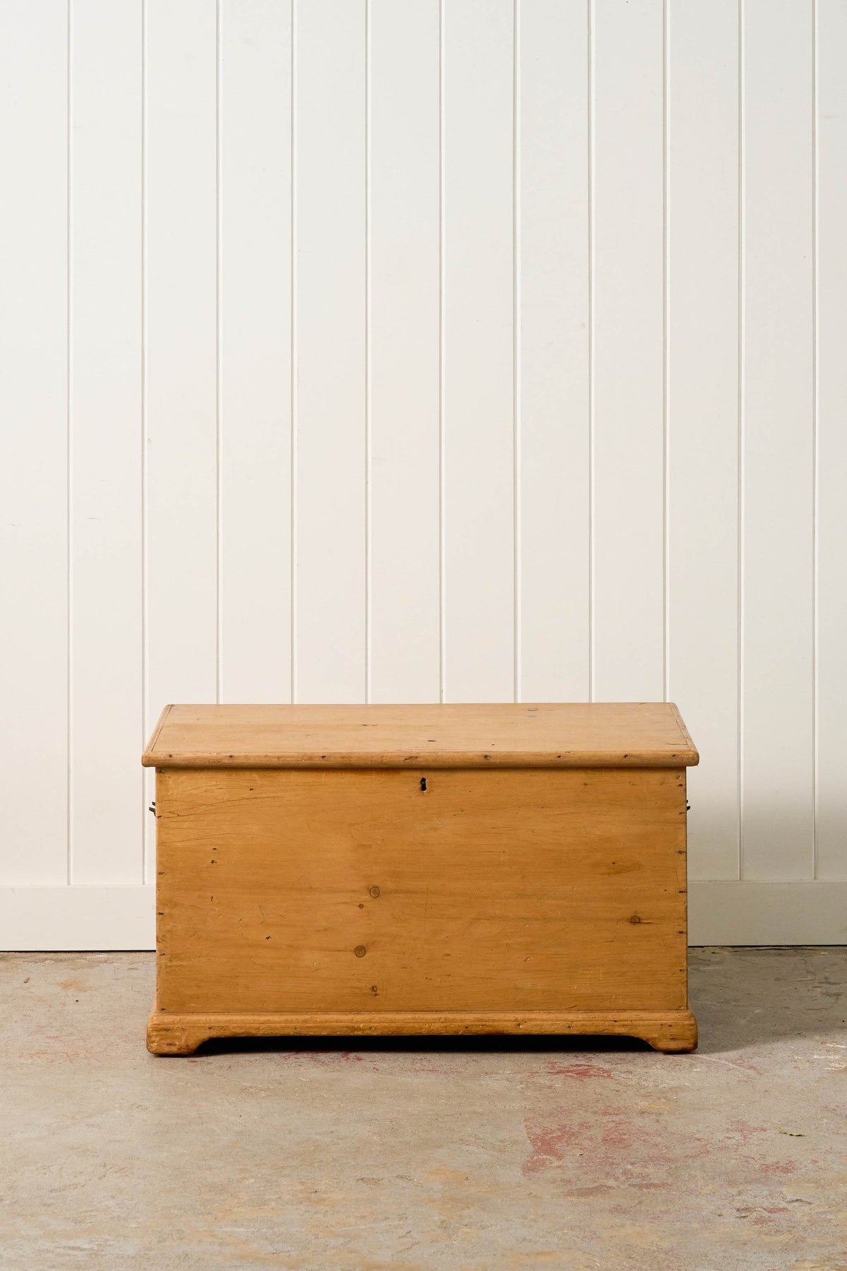 Victorian English Pine Blanket / Toy Trunk
