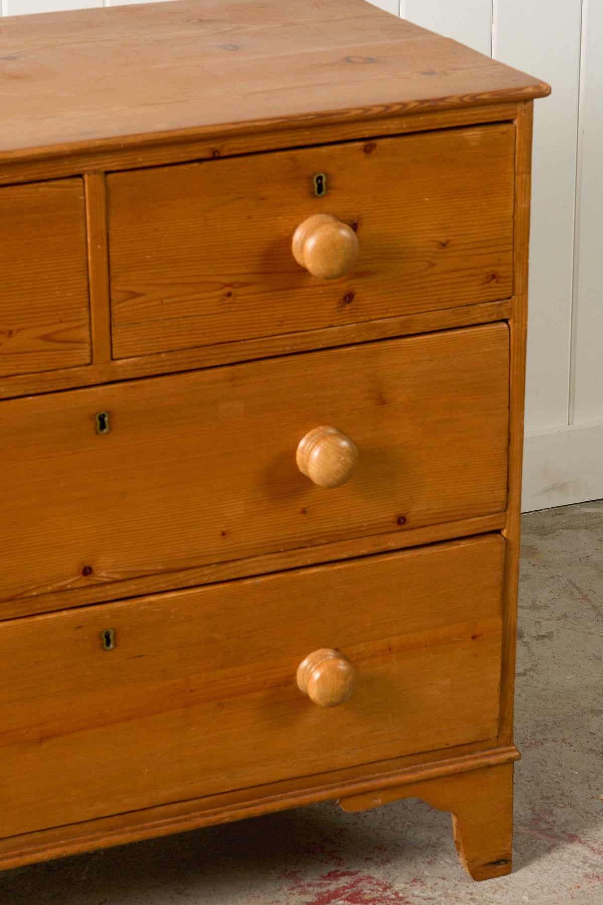 Victorian 2-Over-2 English Pine Chest on Bracket Feet