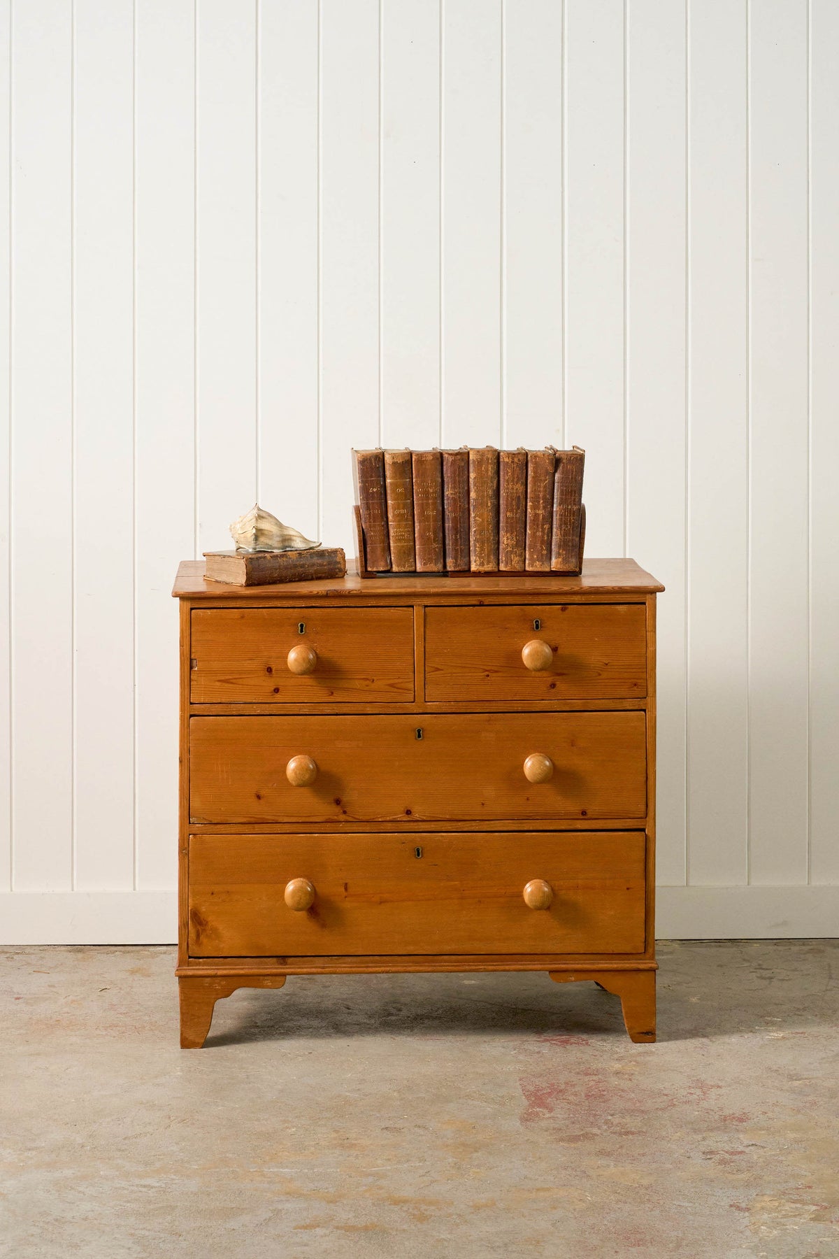 Victorian 2-Over-2 English Pine Chest on Bracket Feet