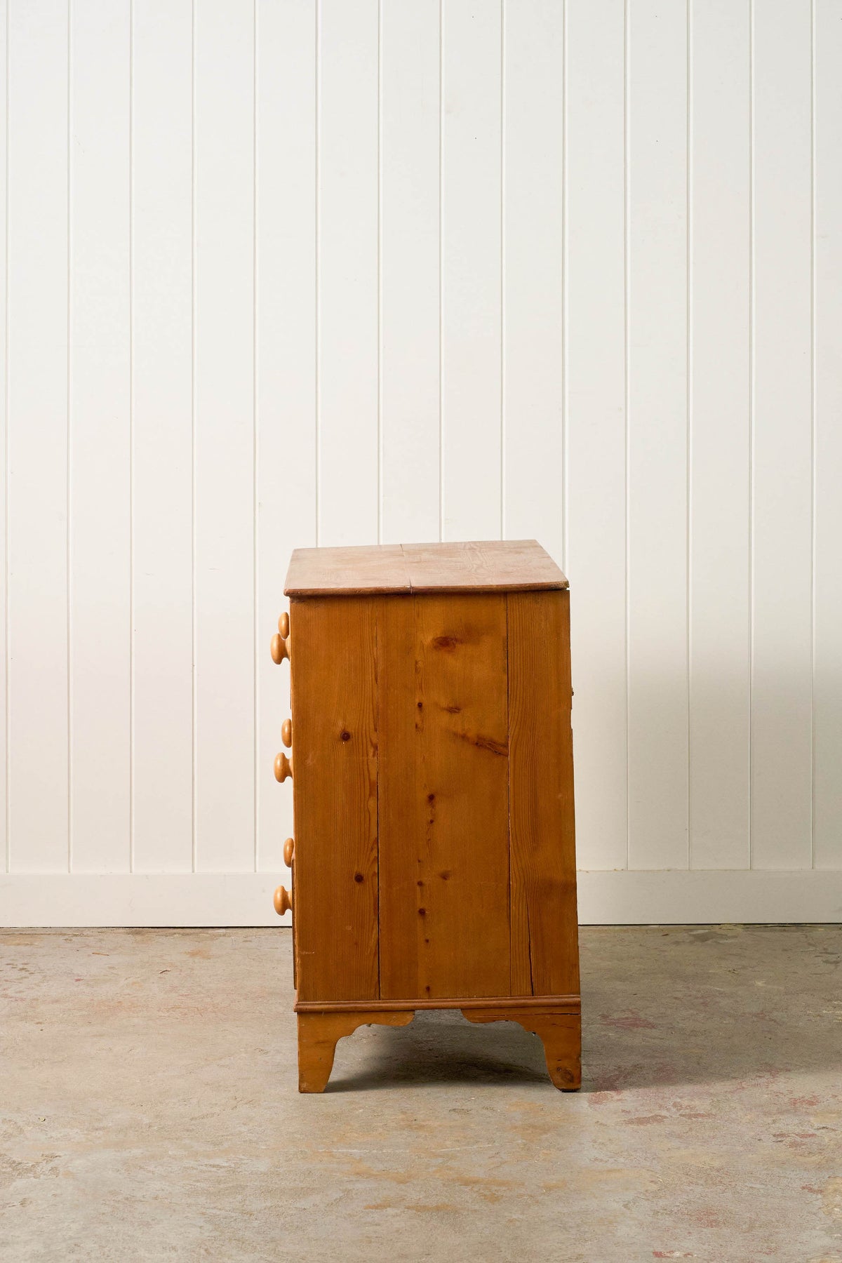 Victorian 2-Over-2 English Pine Chest on Bracket Feet