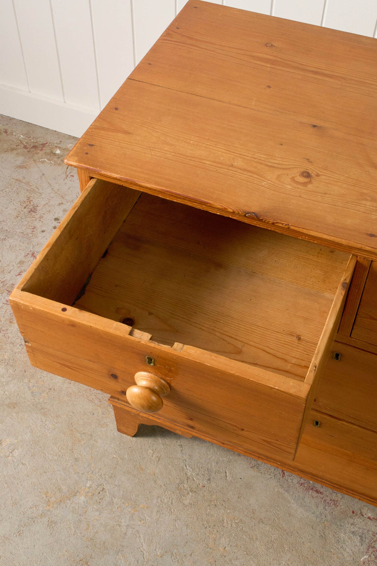 Victorian 2-Over-2 English Pine Chest on Bracket Feet