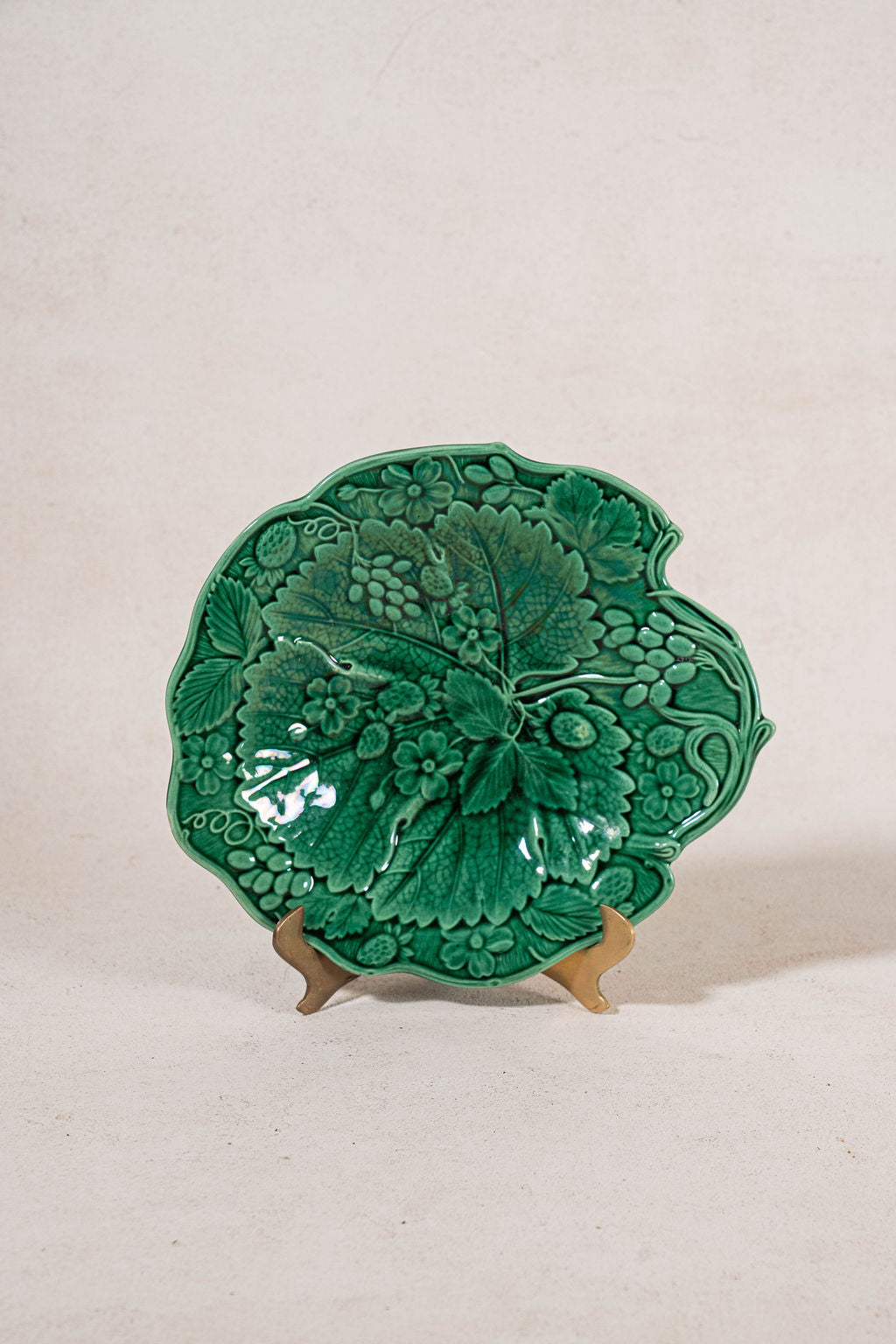 Antique Wedgwood Green Majolica Strawberry Leaf Plate