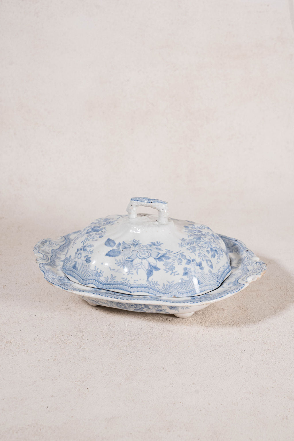 Lidded Antique Asiatic Pheasant Tureen (No. 2)