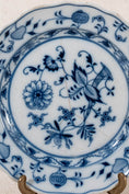Load image into Gallery viewer, Antique Ernest Teichert Meissen 6.65” Blue Onion Plate | c. 1900-1925 AS IS
