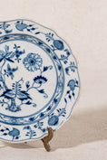 Load image into Gallery viewer, Antique Meissen Blue Onion 6.5" Plate
