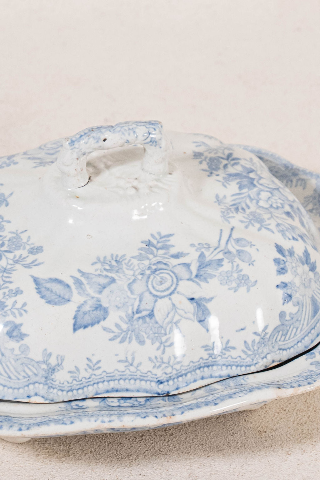 Lidded Antique Asiatic Pheasant Tureen (No. 1)