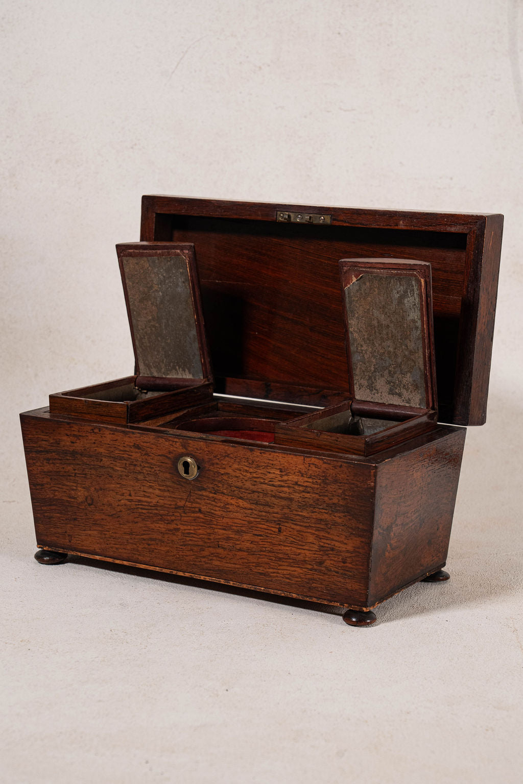 William IV Rosewood Tea Caddy With Original Fittings on Bun Feet (c. 1835)