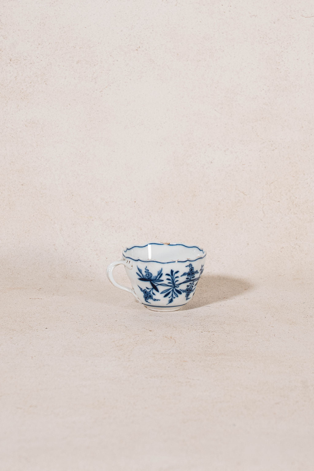 SET of 2 Antique Meissen Blue Onion Teacups