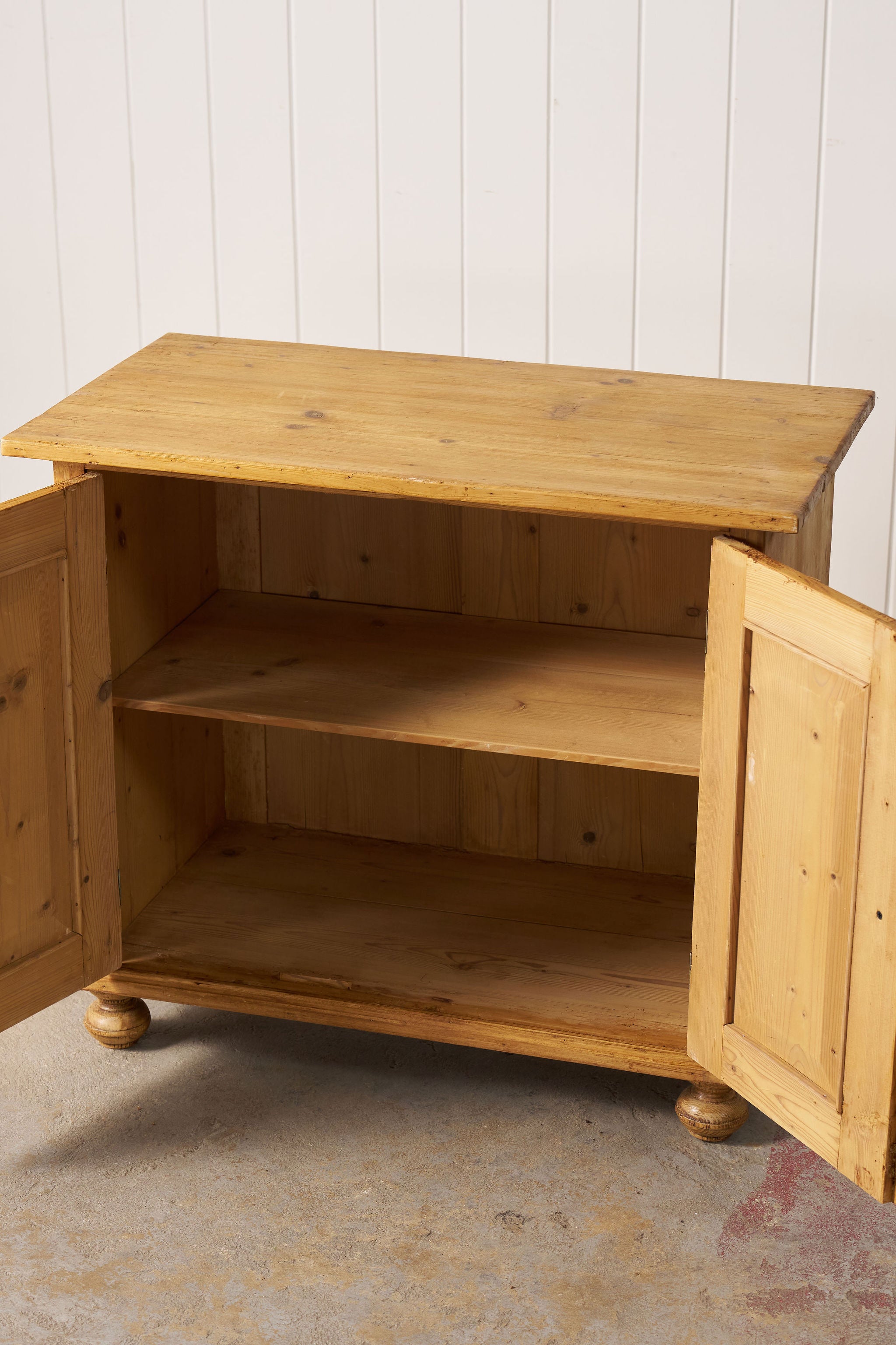 19th Century English Victorian Pine Cupboard