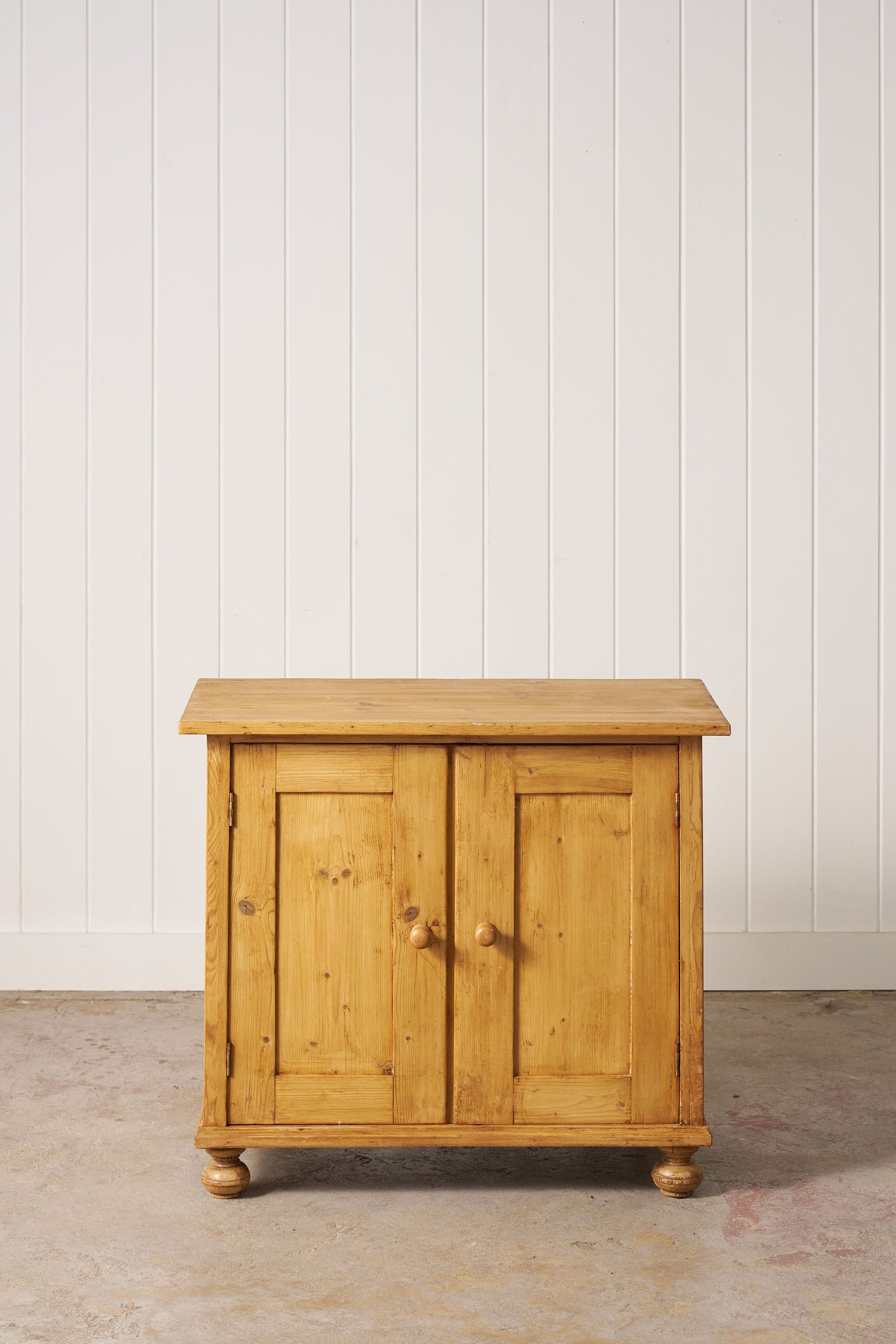 19th Century English Victorian Pine Cupboard