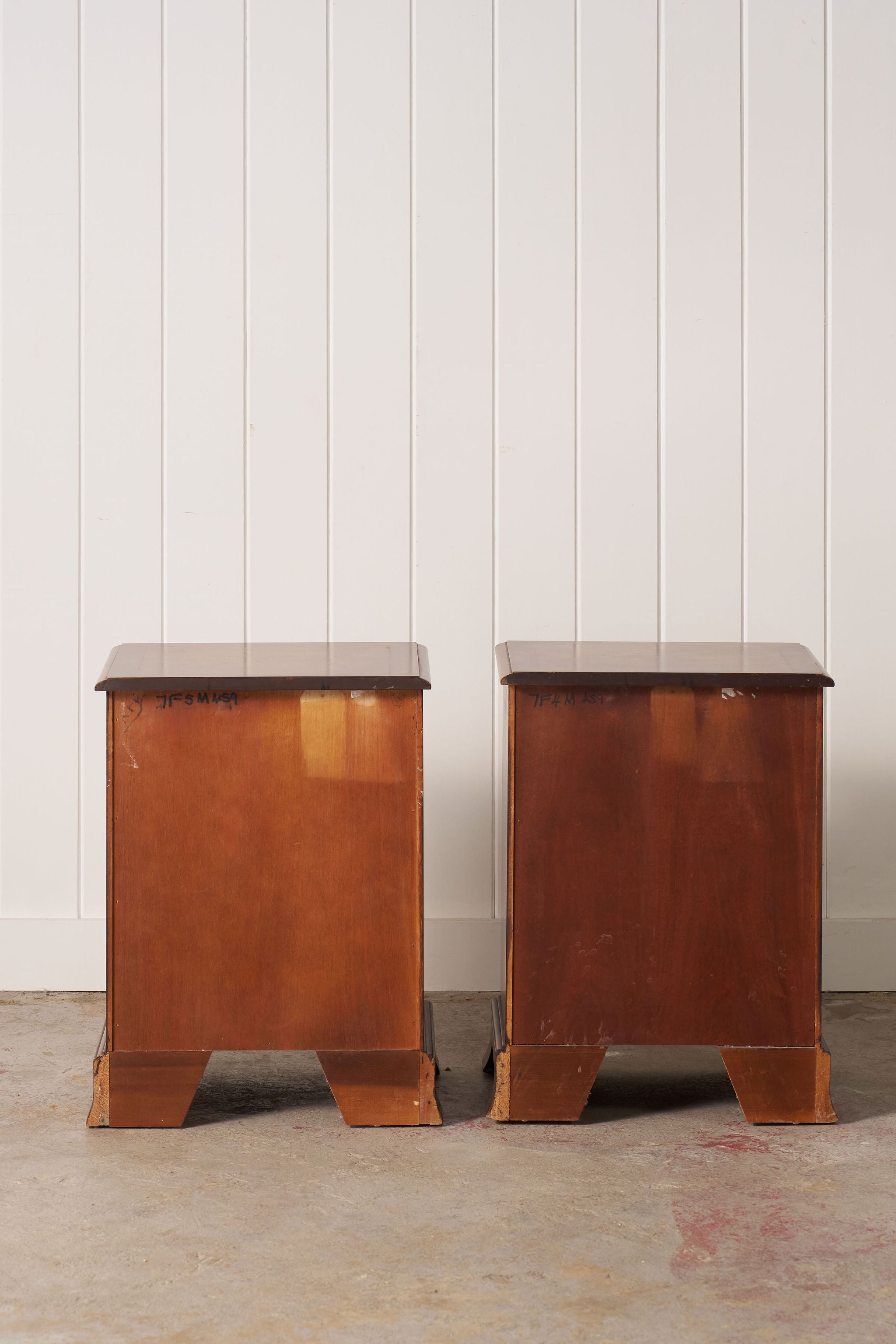 PAIR Of Georgian Style Burl Bedside Chests