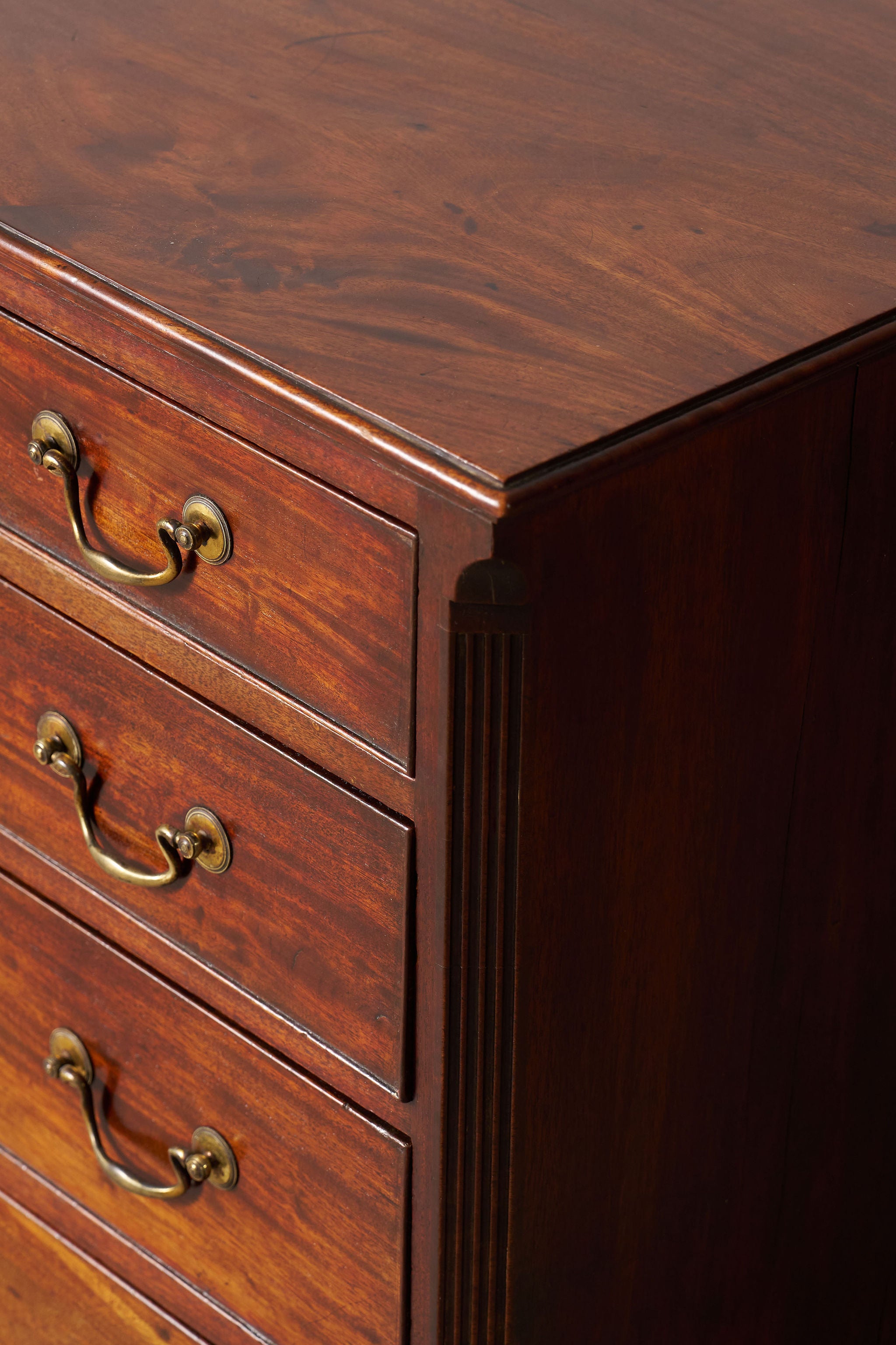 Mahogany Small Four Height Chest (Original Brass Swan Handles)