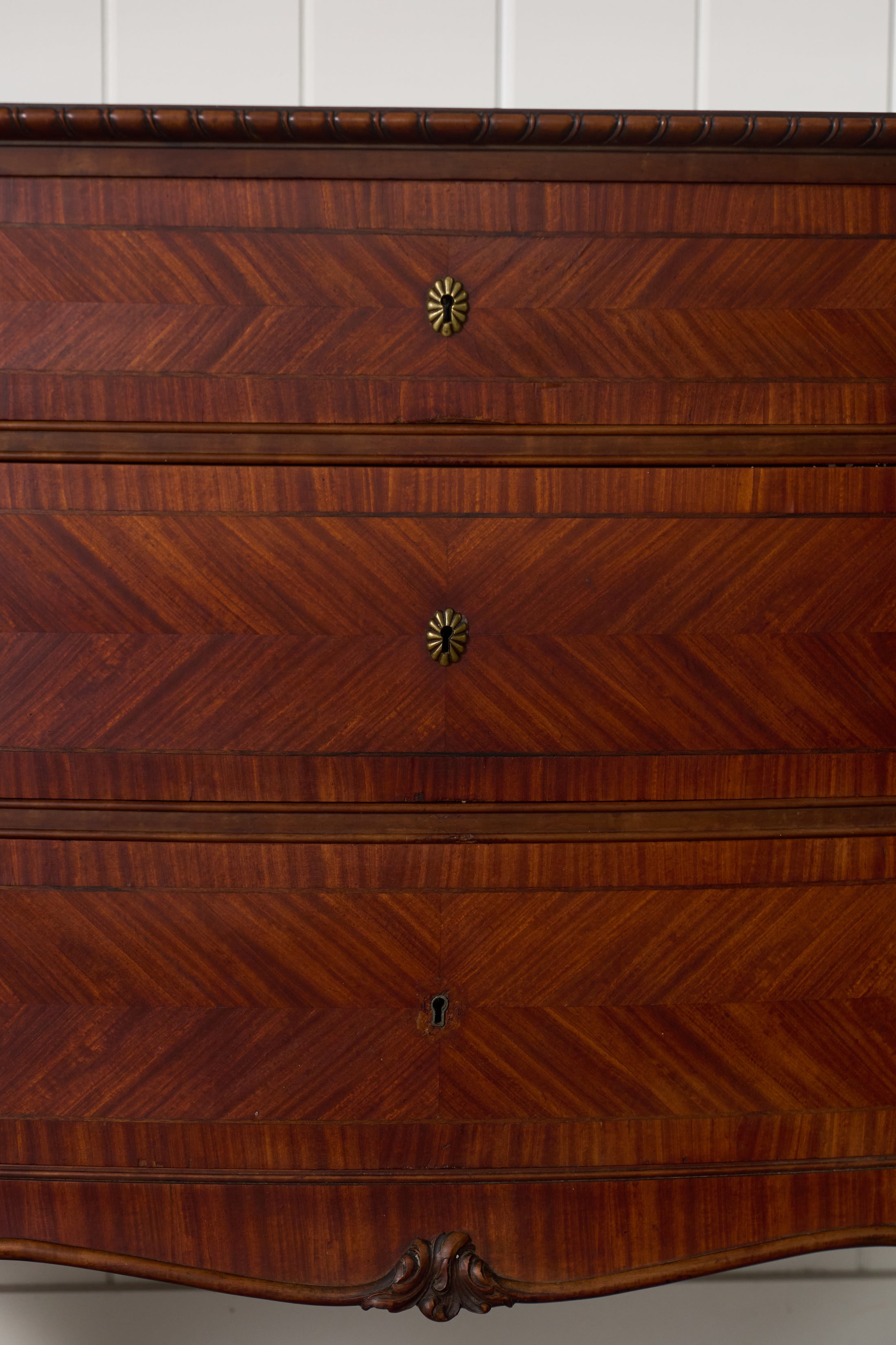 French Louis XV Style Mahogany + Satinwood Book-Matched Veneered 3-Drawer Commode