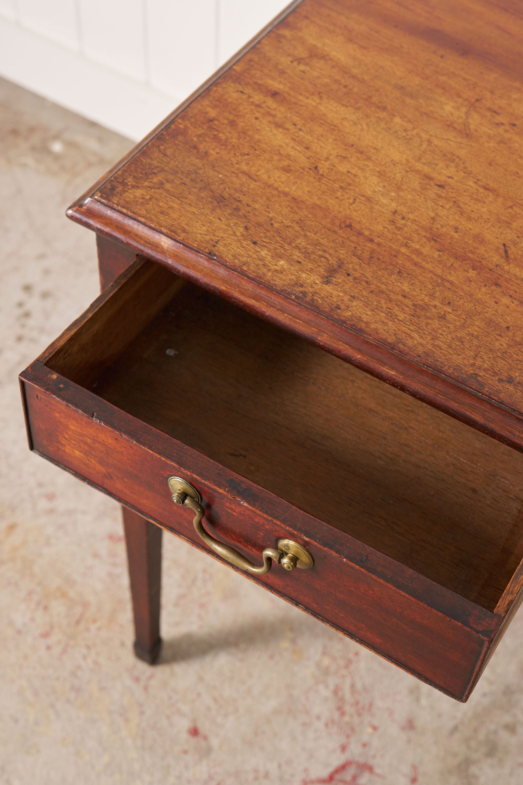 18th Century Georgian Mahogany Two Drawer Desk With Square Tapered Legs and Spade Feet (c. 1790)
