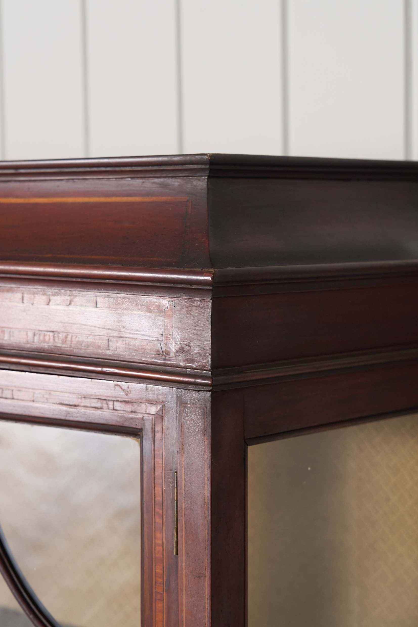 Edwardian Sheraton Revival Mahogany Glass Front Display Case on Spade Legs (c. 1910)