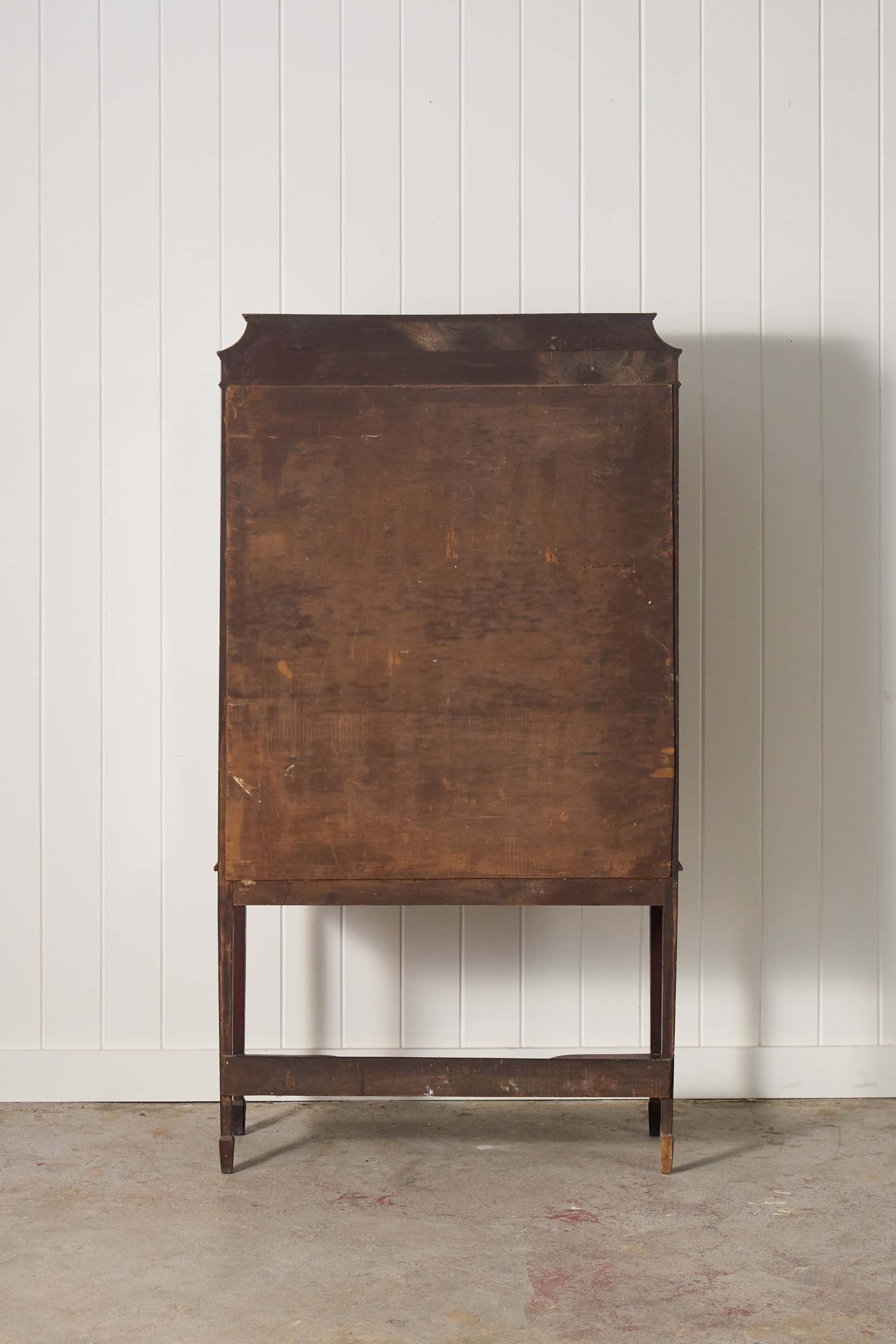 Edwardian Sheraton Revival Mahogany Glass Front Display Case on Spade Legs (c. 1910)