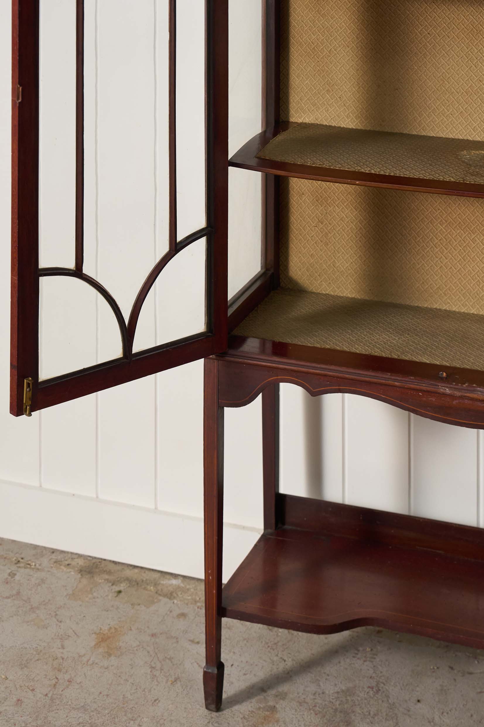 Edwardian Sheraton Revival Mahogany Glass Front Display Case on Spade Legs (c. 1910)