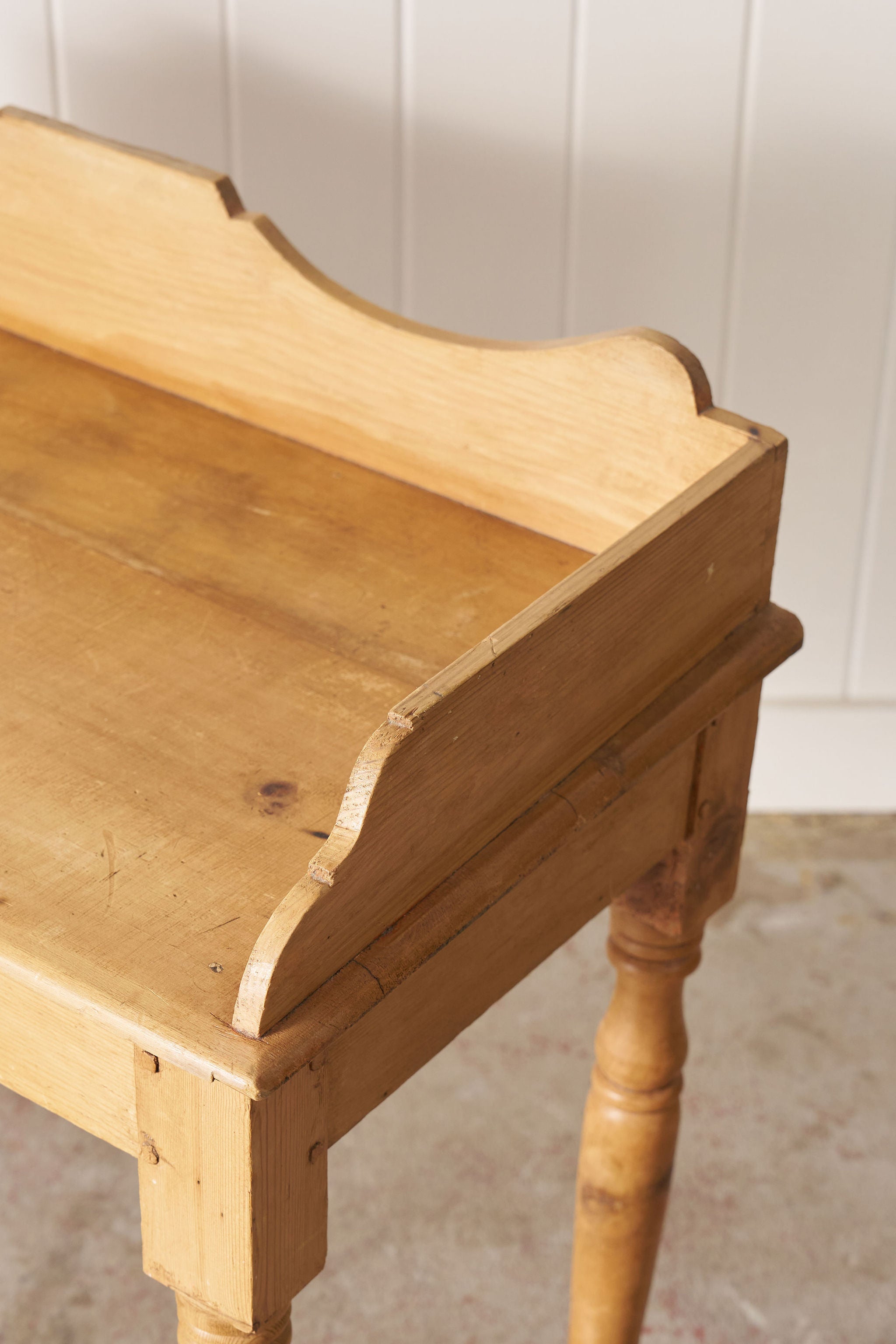 Pine Wash Stand / Desk