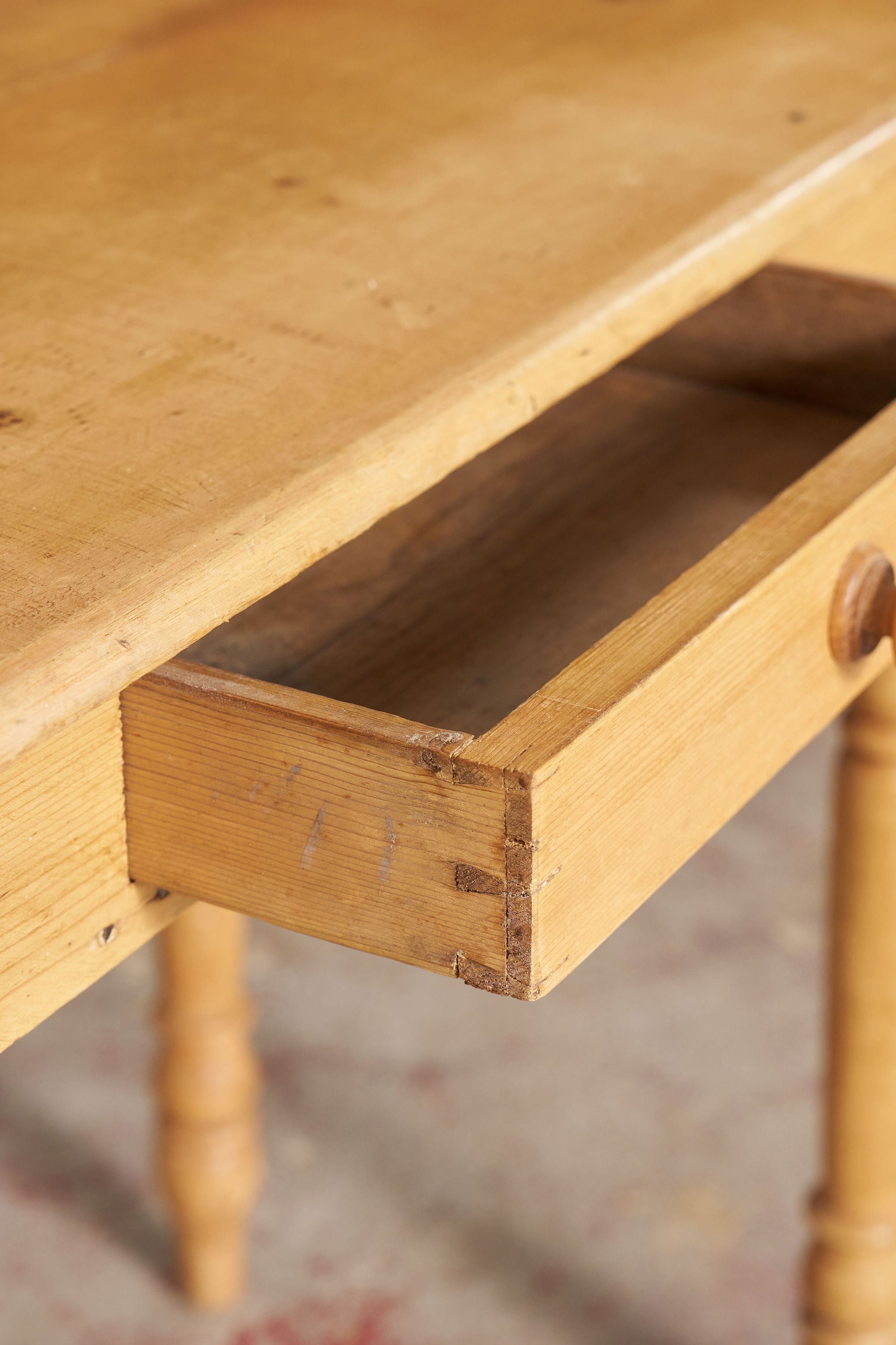 Pine Wash Stand / Desk
