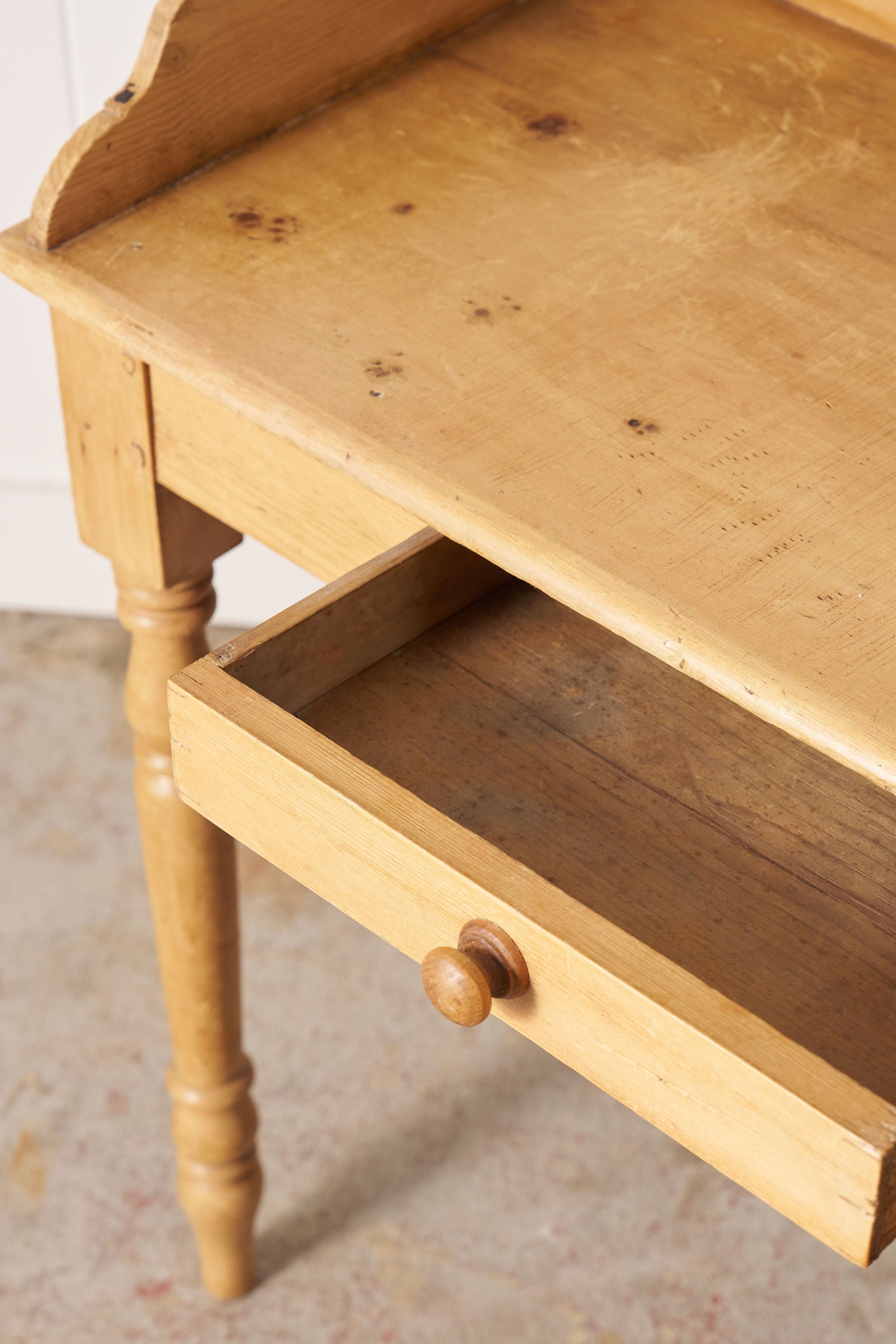 Pine Wash Stand / Desk