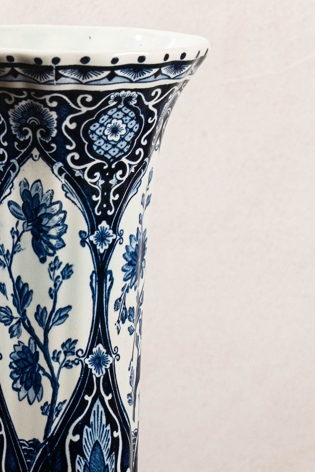 Vintage Royal Sphinx Boch Holland Delft Flower Vase