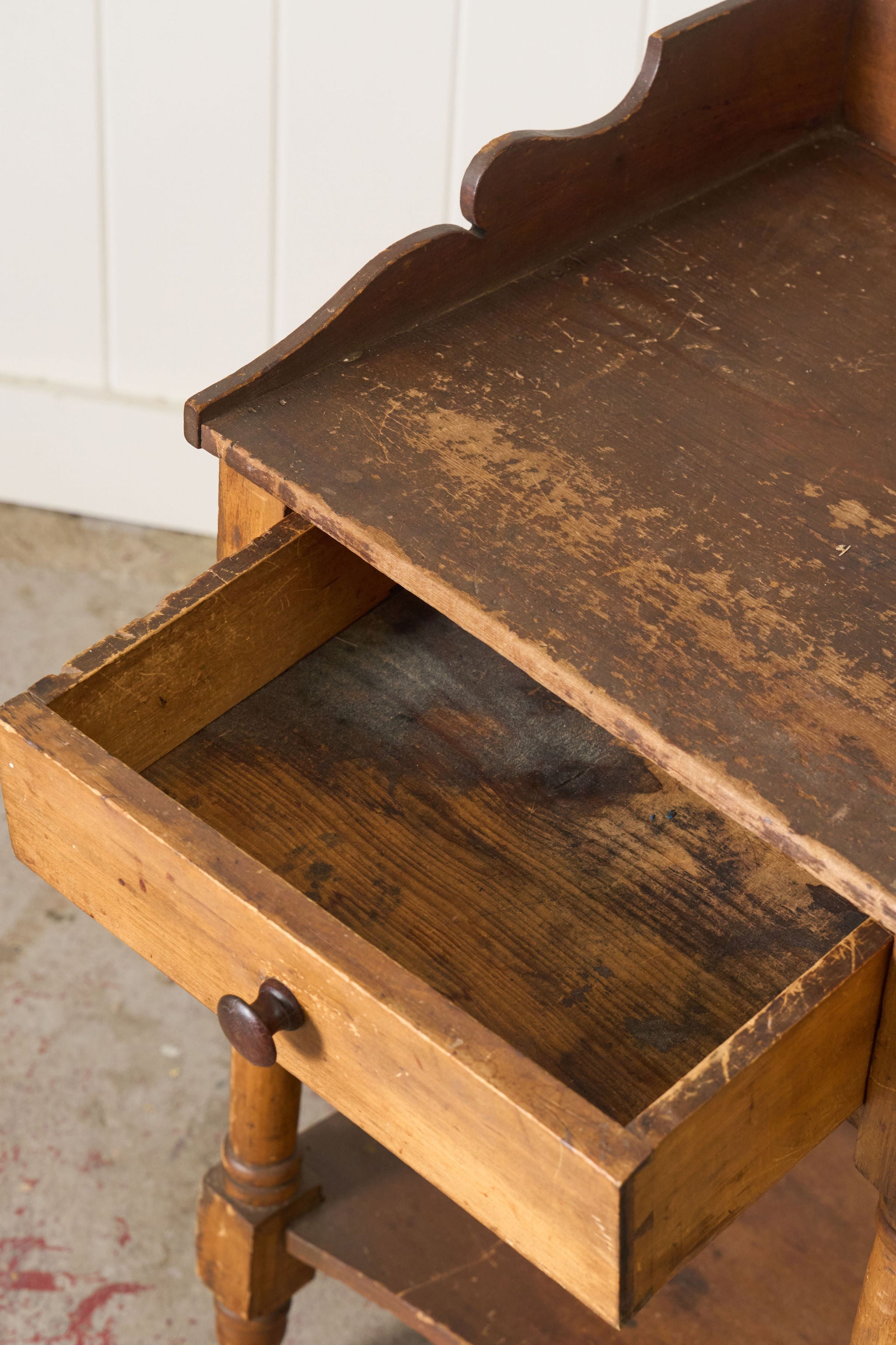 Early American Single Drawer Pine Side Table