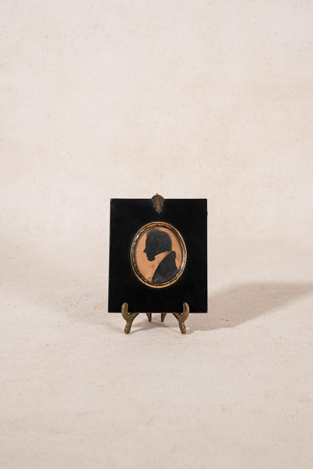 19th Century Silhouette Portrait Of English Gentleman In Suit
