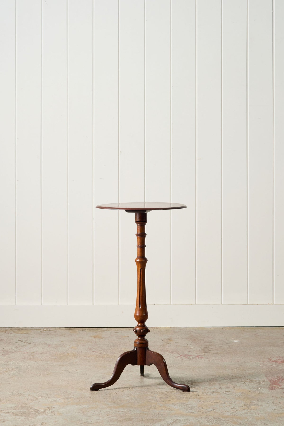 Victorian Mahogany Wine Table with Unique Bulbous Base Accent