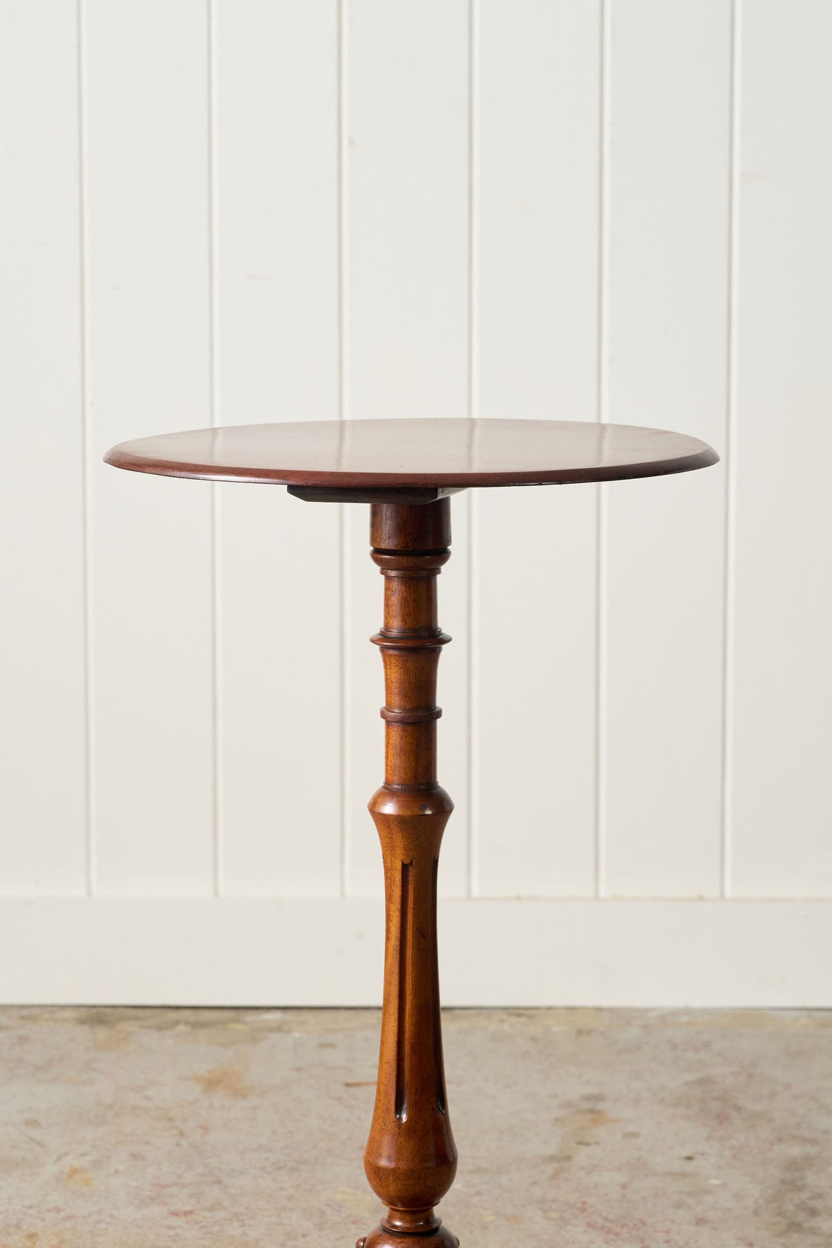 Victorian Mahogany Wine Table with Unique Bulbous Base Accent