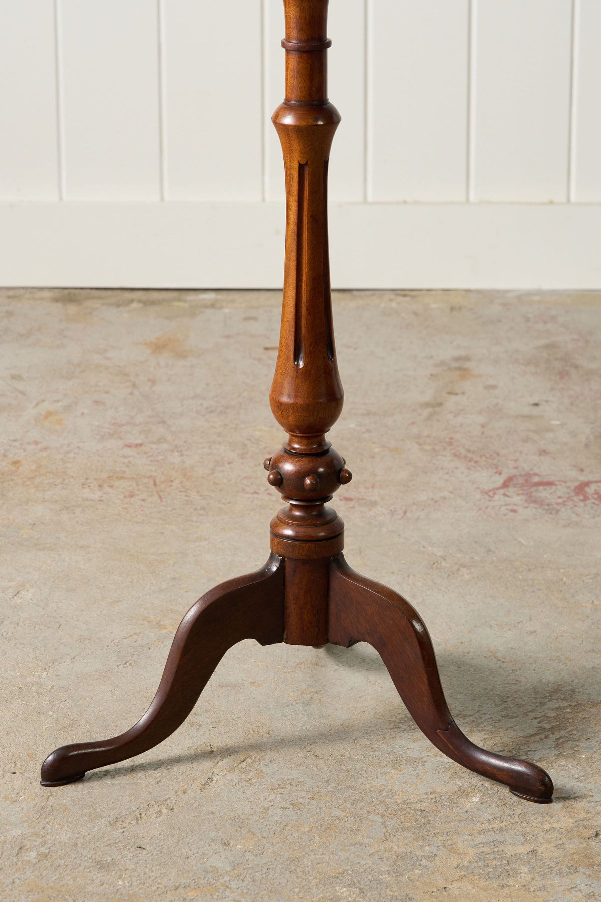 Victorian Mahogany Wine Table with Unique Bulbous Base Accent