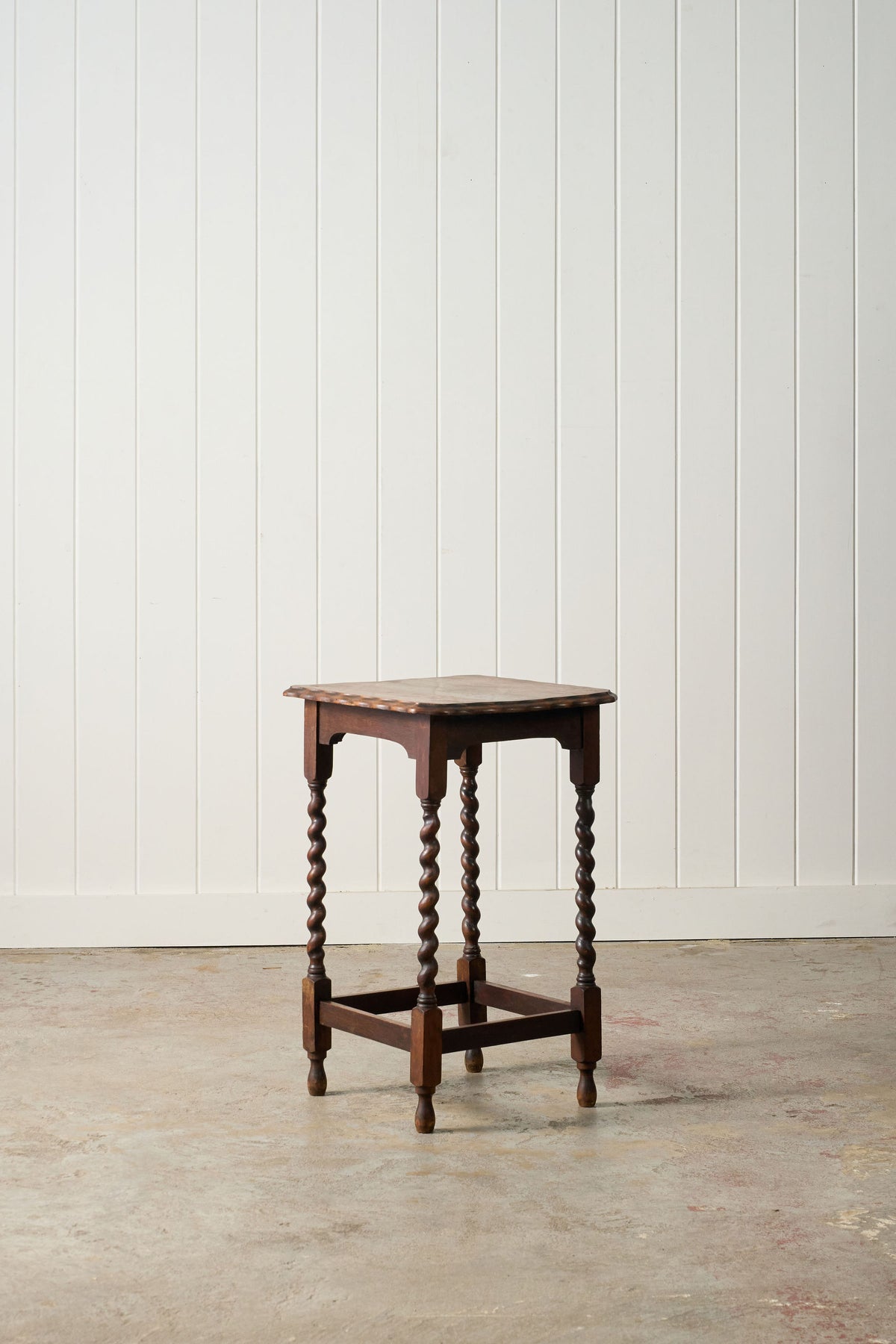 English Oak Square Barley Twist Side Table with Scalloped Edge (c. 1930)