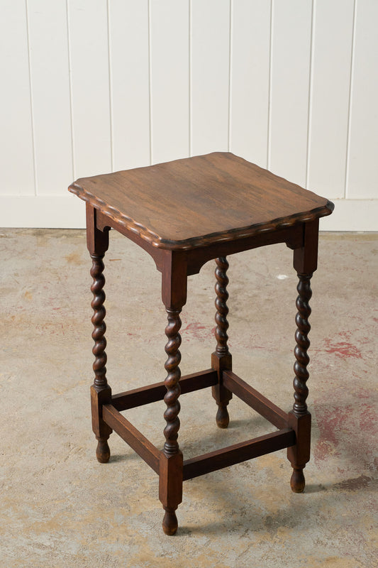 English Oak Square Barley Twist Side Table with Scalloped Edge (c. 1930)