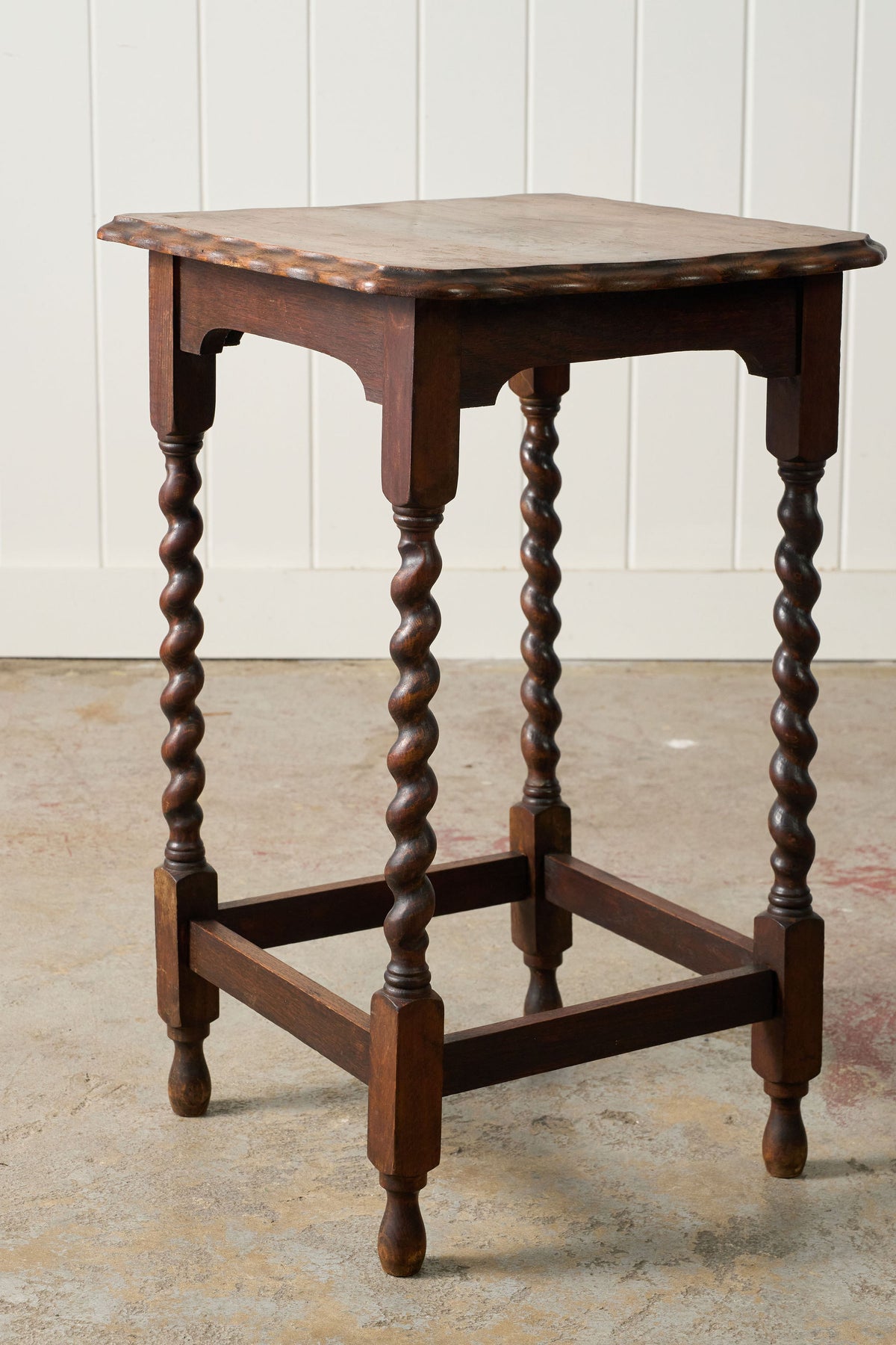 English Oak Square Barley Twist Side Table with Scalloped Edge (c. 1930)