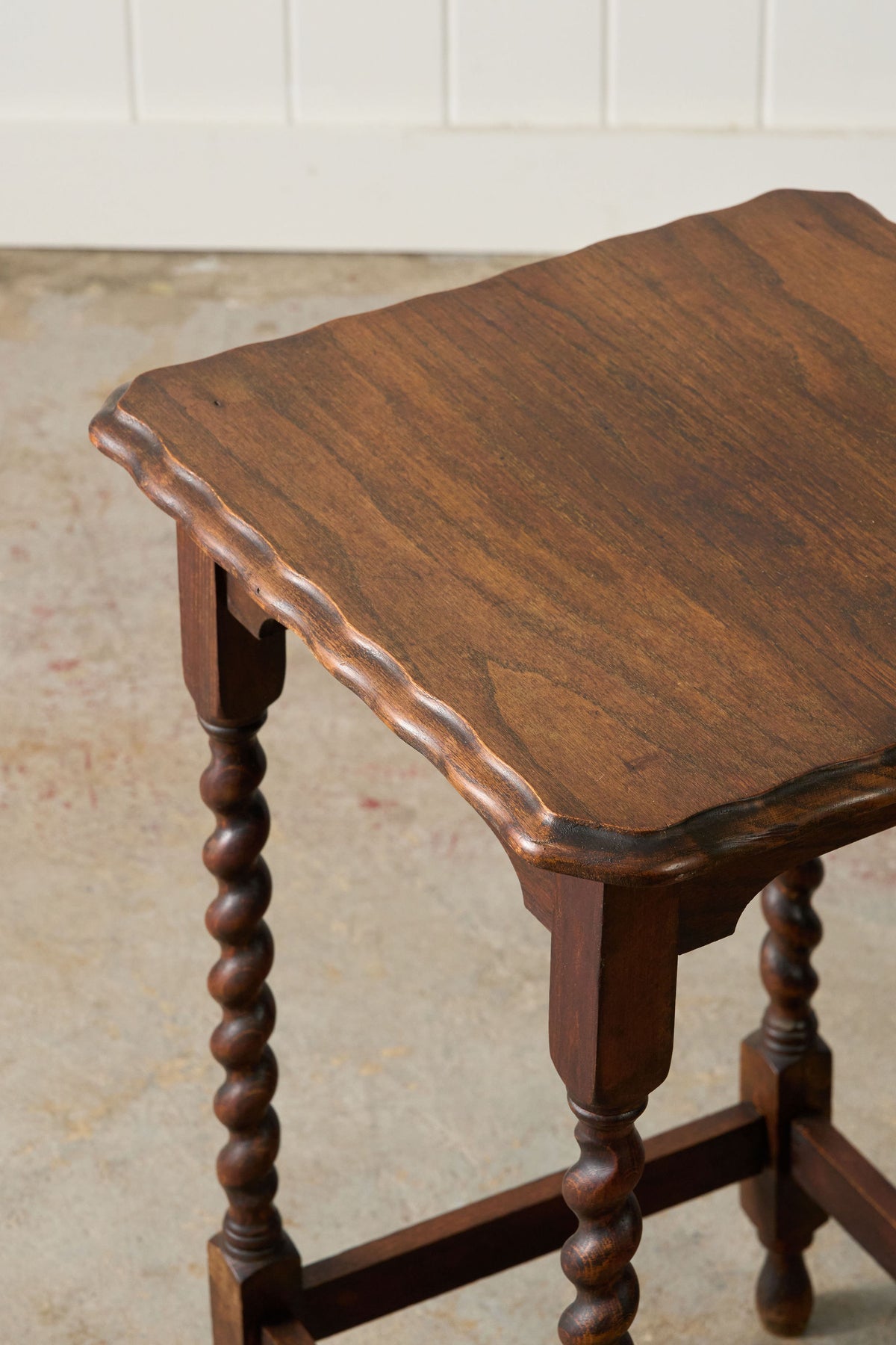 English Oak Square Barley Twist Side Table with Scalloped Edge (c. 1930)