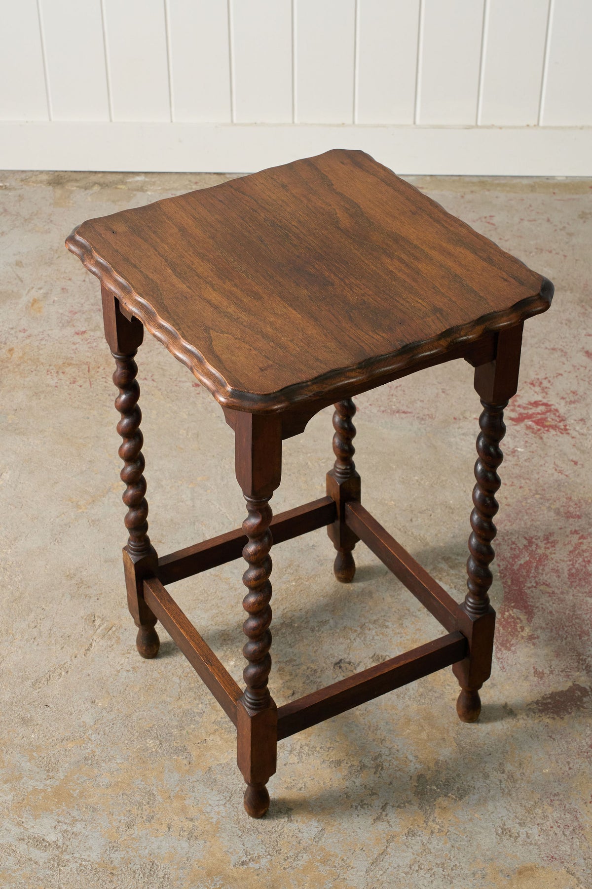 English Oak Square Barley Twist Side Table with Scalloped Edge (c. 1930)