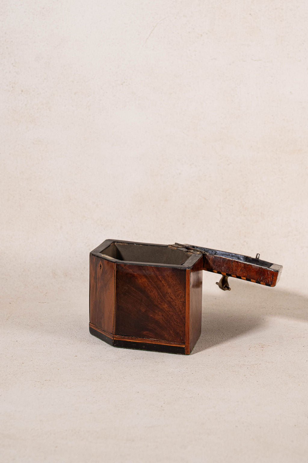 Inlay Hexagon Tea Caddy with Brass Hand Handle (c. 1820)
